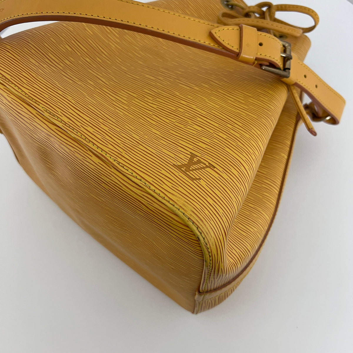 Sac LOUIS VUITTON Noé Petit cuir épi jaune vintage 1995
