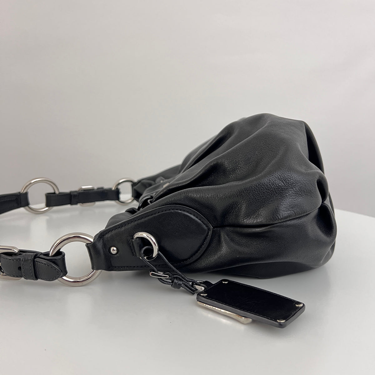 Sac PRADA Hobo Buckle cuir lisse noir