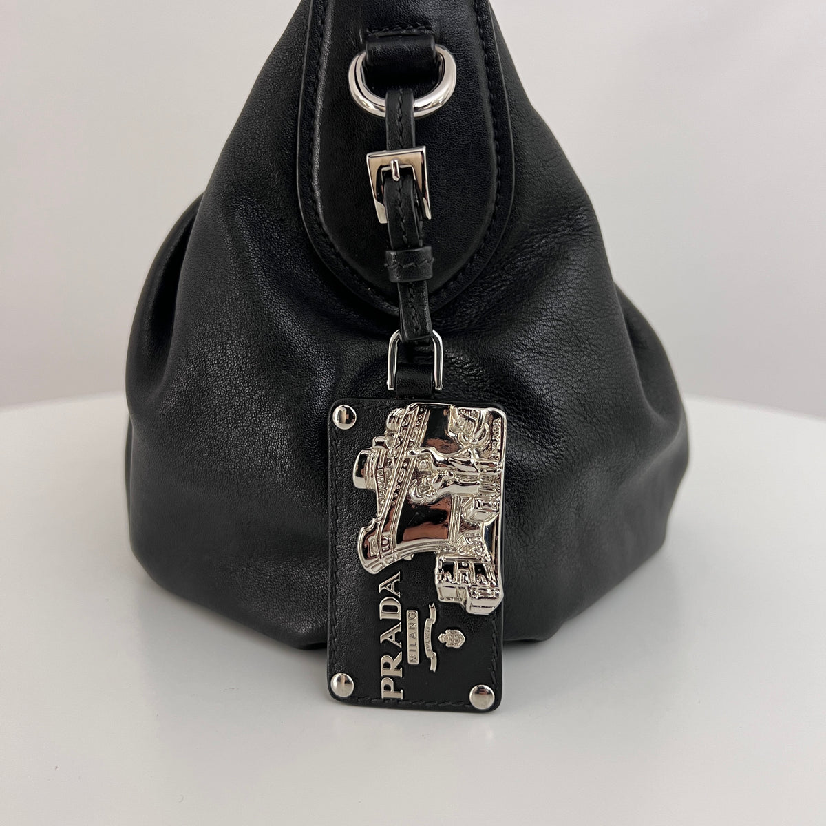 Sac PRADA Hobo Buckle cuir lisse noir