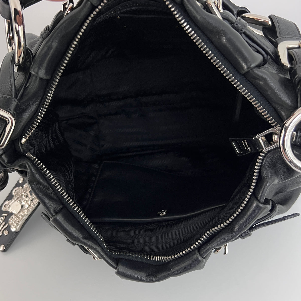 Sac PRADA Hobo Buckle cuir lisse noir