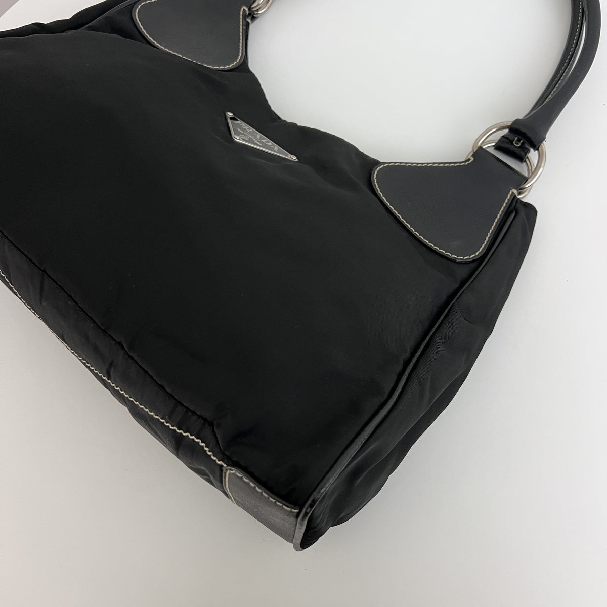 Sac PRADA Hobo nylon et cuir noir