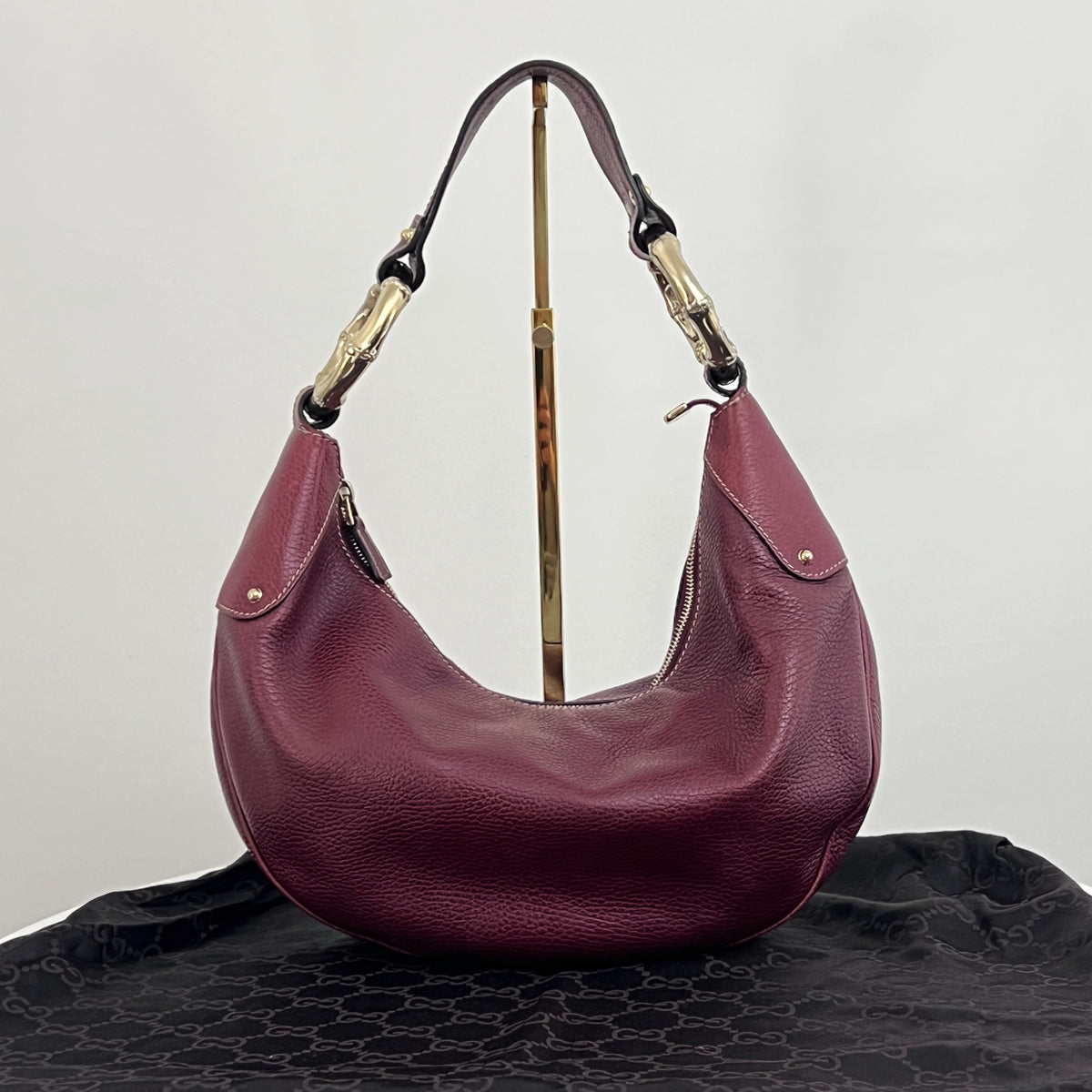 Sac GUCCI Bamboo Ring Half Moon cuir grainé bordeaux