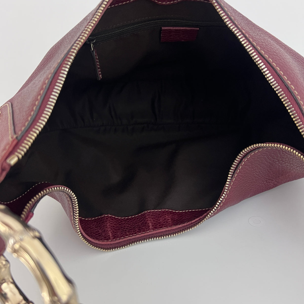 Sac GUCCI Bamboo Ring Half Moon cuir grainé bordeaux
