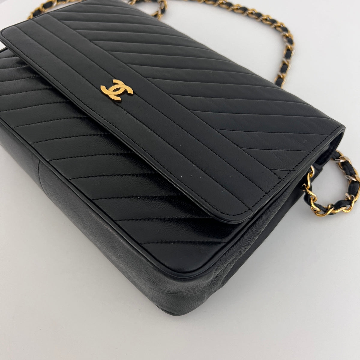 Sac à bandoulière CHANEL Chevron Single Flap cuir d'agneau noir vintage 1991-1994