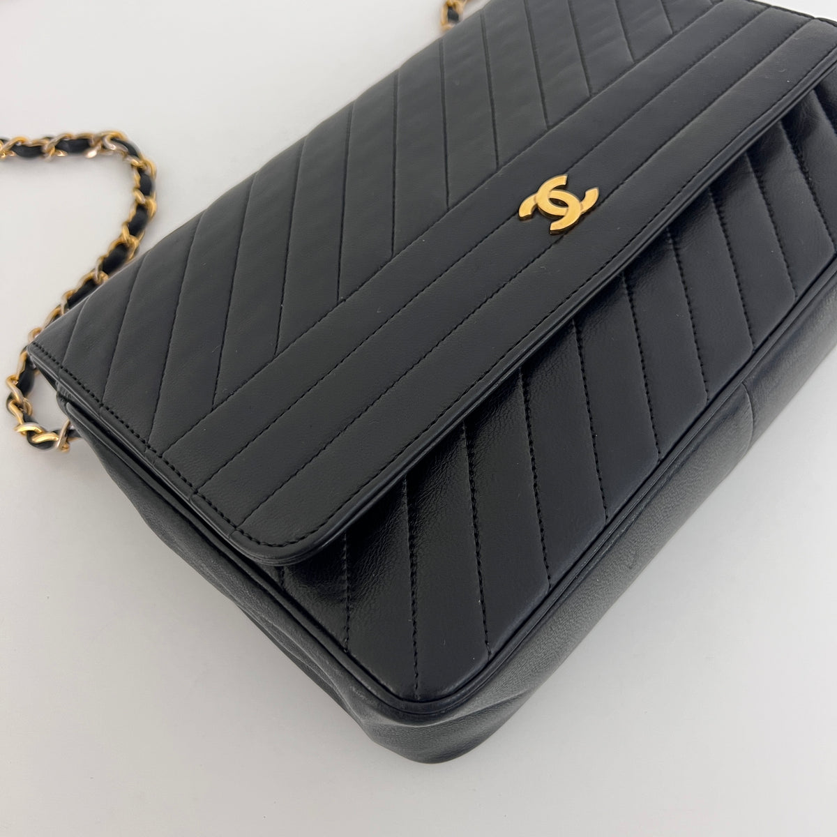 Sac à bandoulière CHANEL Chevron Single Flap cuir d'agneau noir vintage 1991-1994
