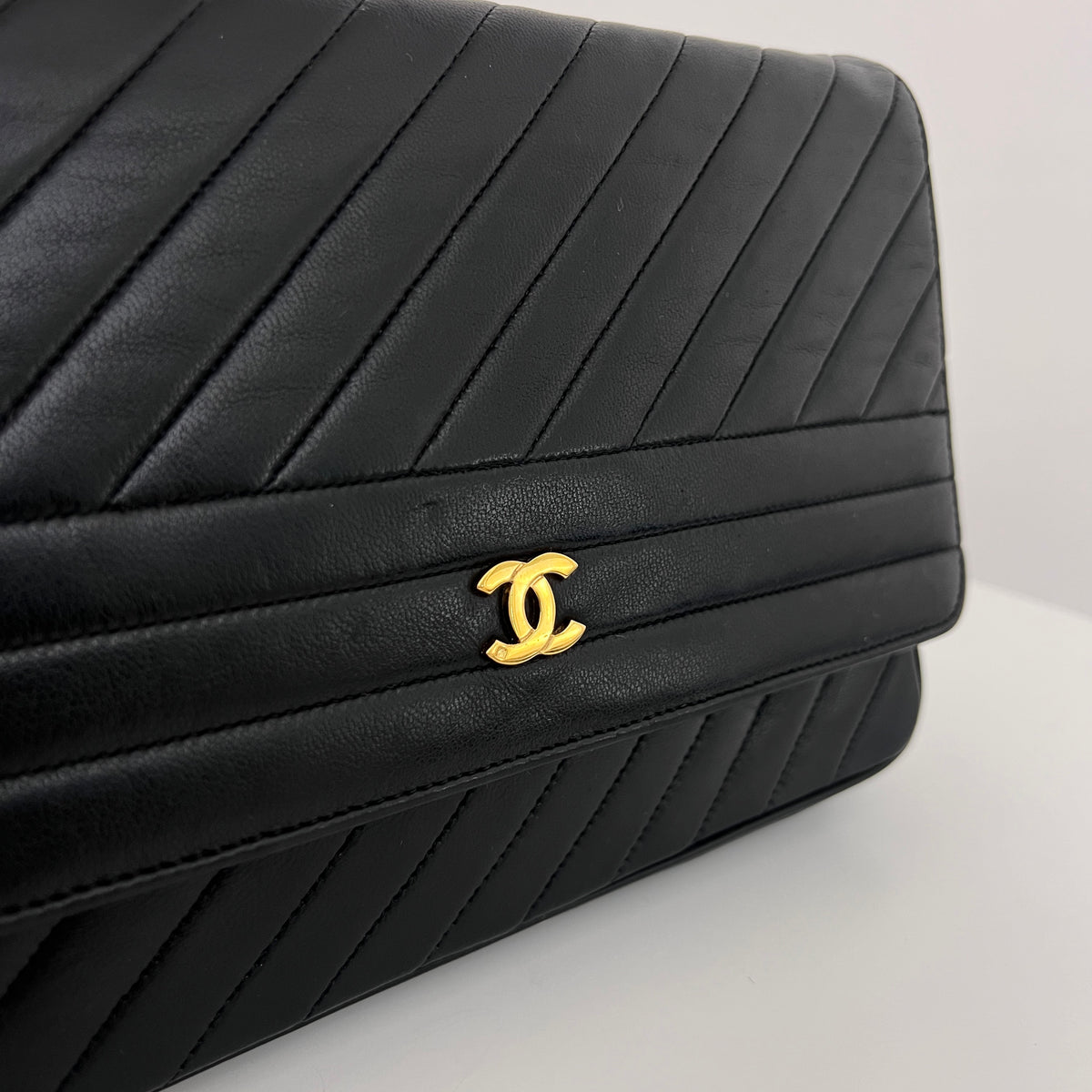Sac à bandoulière CHANEL Chevron Single Flap cuir d'agneau noir vintage 1991-1994