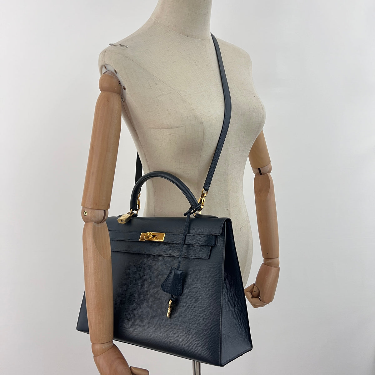 Sac à bandoulière HERMÈS Kelly 32 cuir courchevel sellier bleu marine