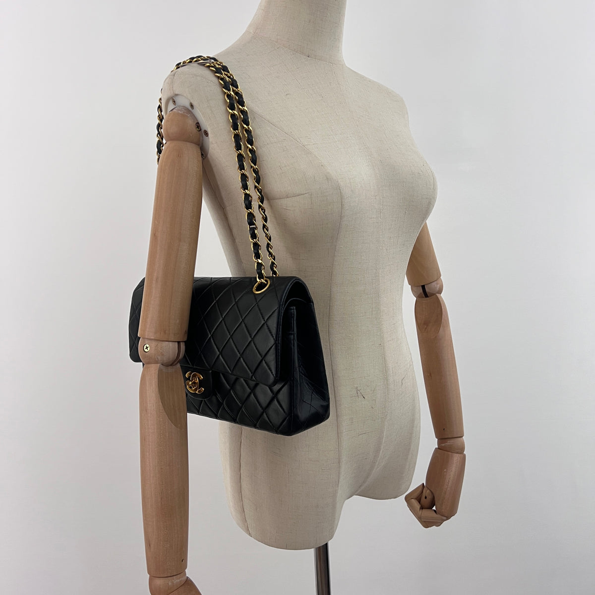 Sac à bandoulière CHANEL Classique 11.12 Medium cuir d'agneau noir vintage 2000-2002