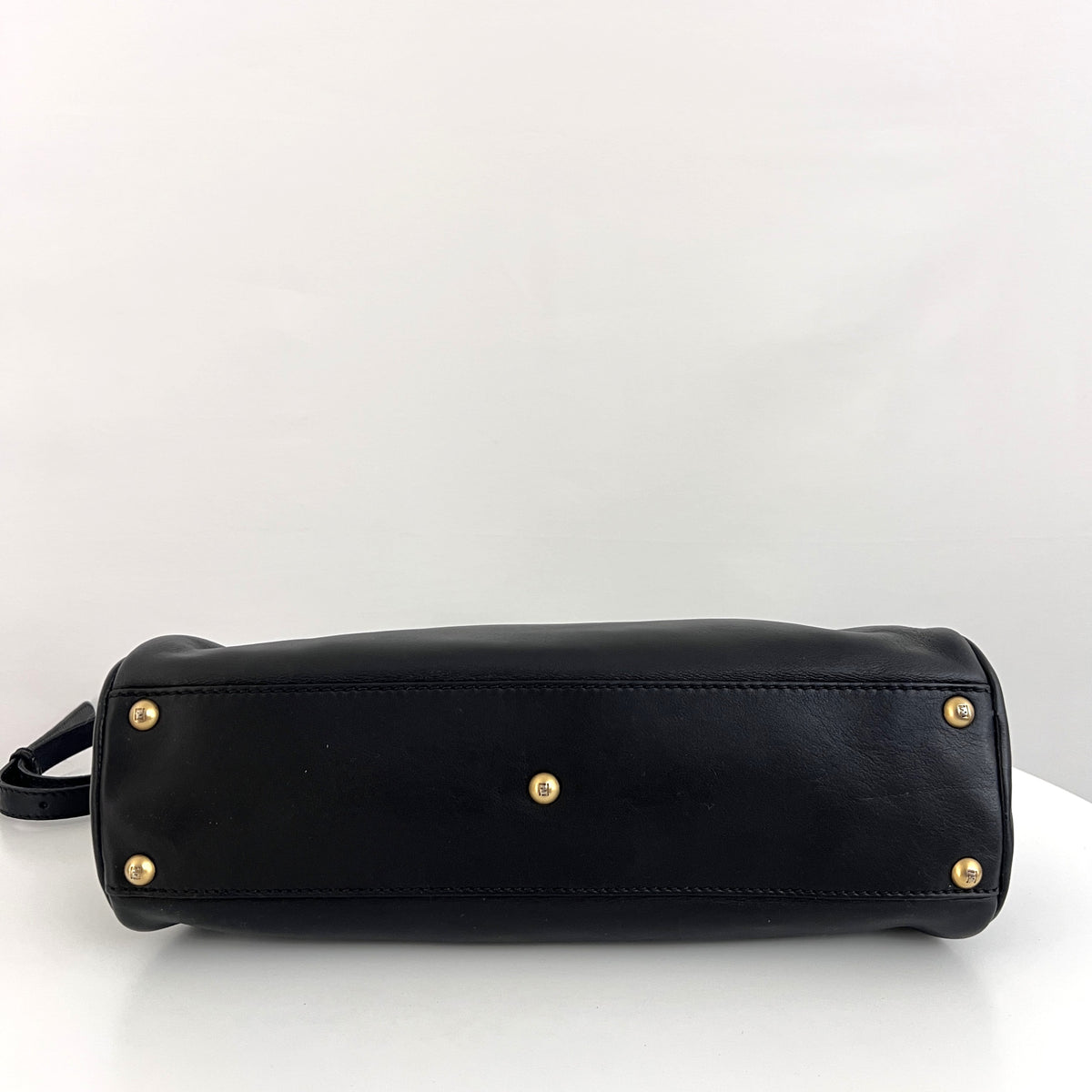 Sac à bandoulière FENDI Peekaboo cuir lisse noir