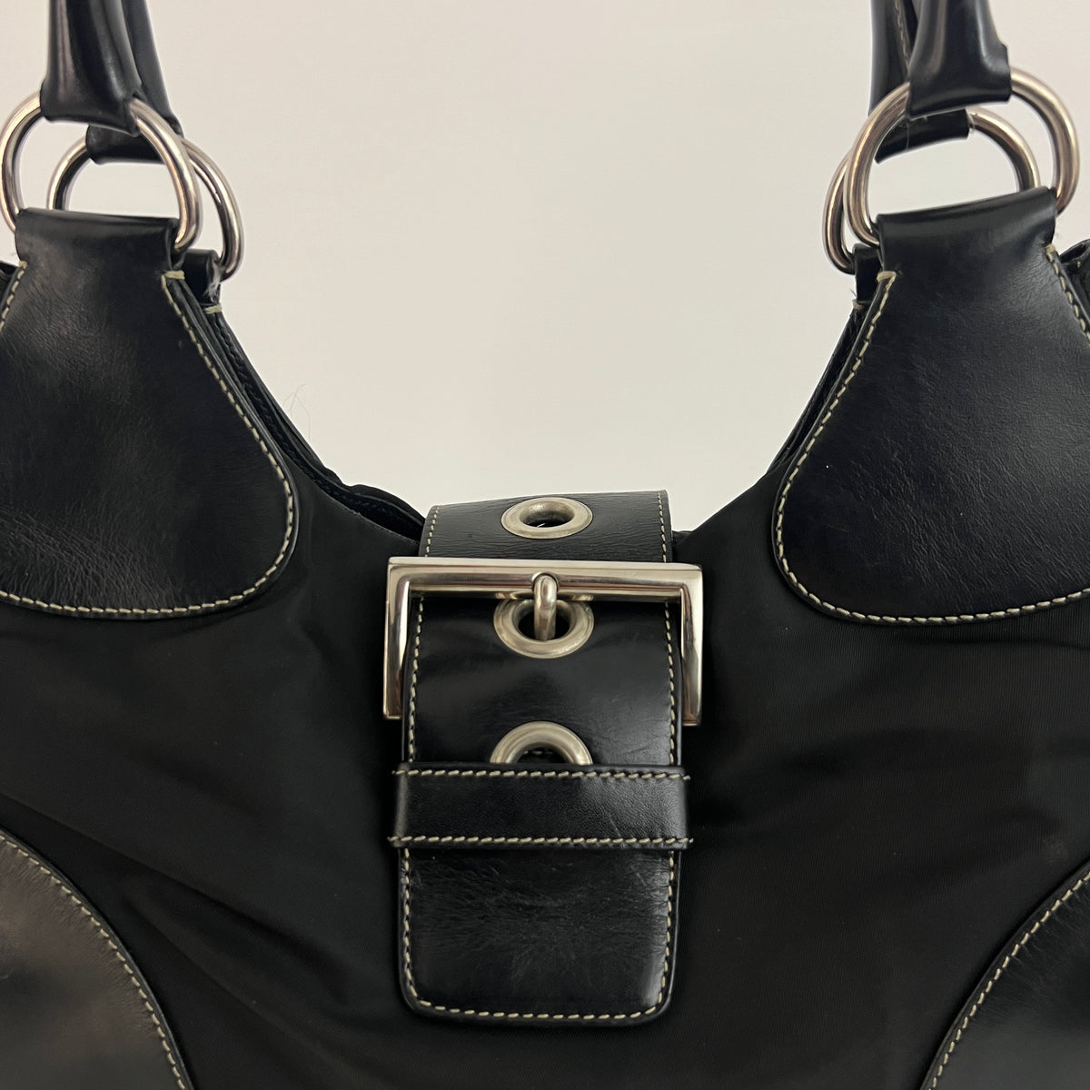 Sac PRADA Hobo nylon et cuir noir