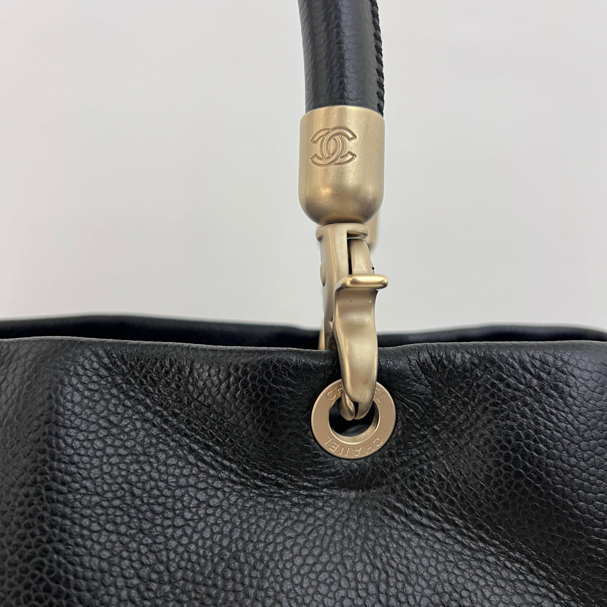 Sac CHANEL Tote Top Handle cuir caviar noir vintage 2003-2004