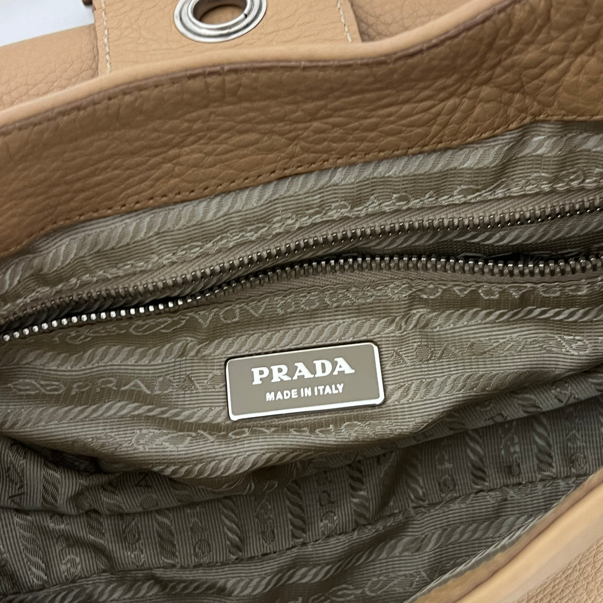 Sac PRADA Hobo cuir grainé beige
