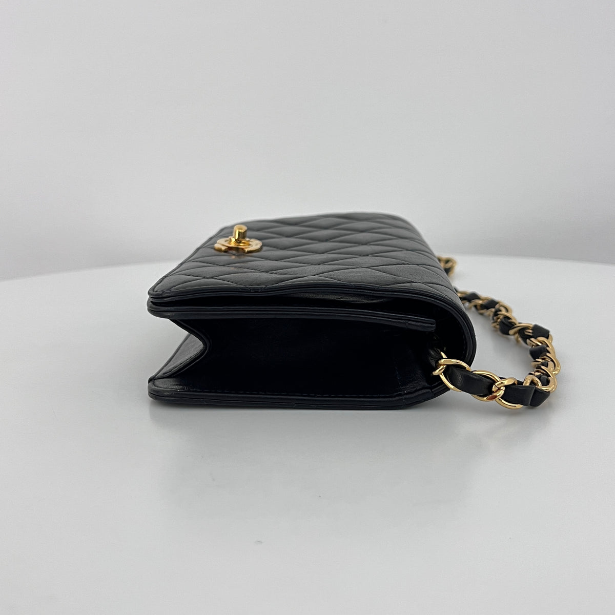 Sac à bandoulière CHANEL Wallet on chain Mini vintage cuir d'agneau noir vintage 2000-2002