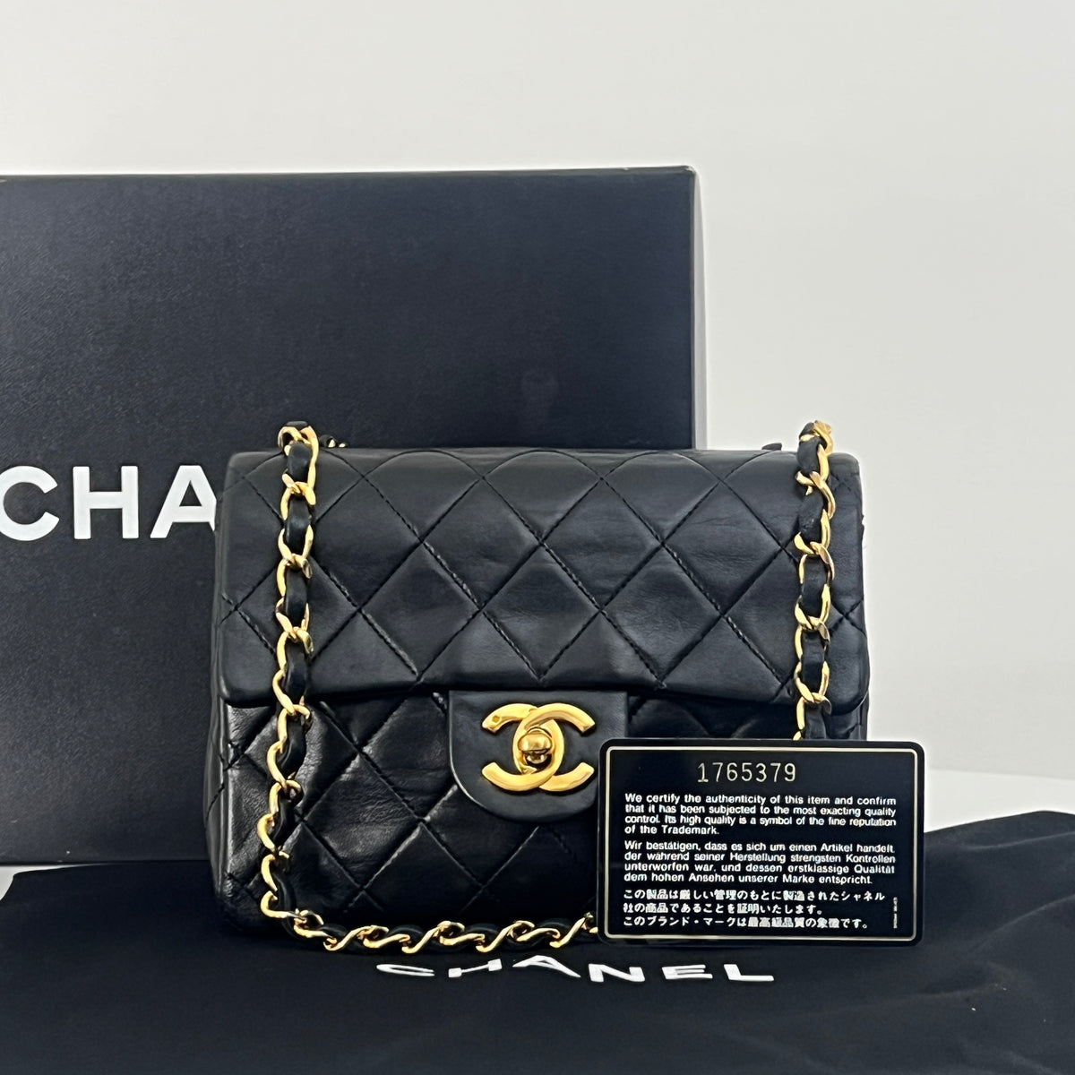CHANEL Classic Mini shoulder bag in black lambskin, vintage 1989-1991