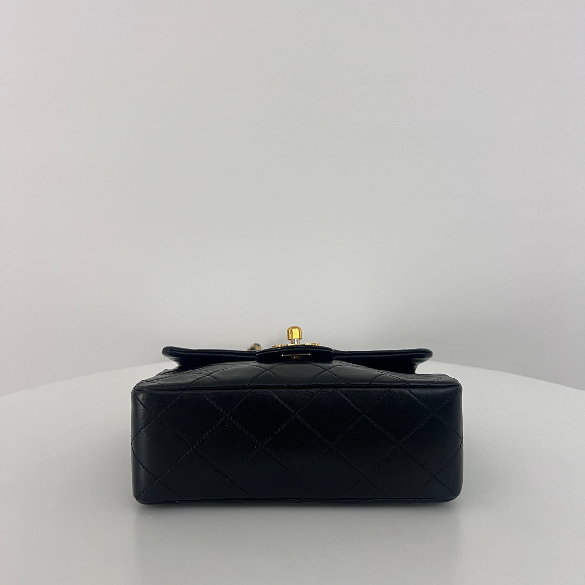 CHANEL Classic Mini shoulder bag in black lambskin, vintage 1989-1991