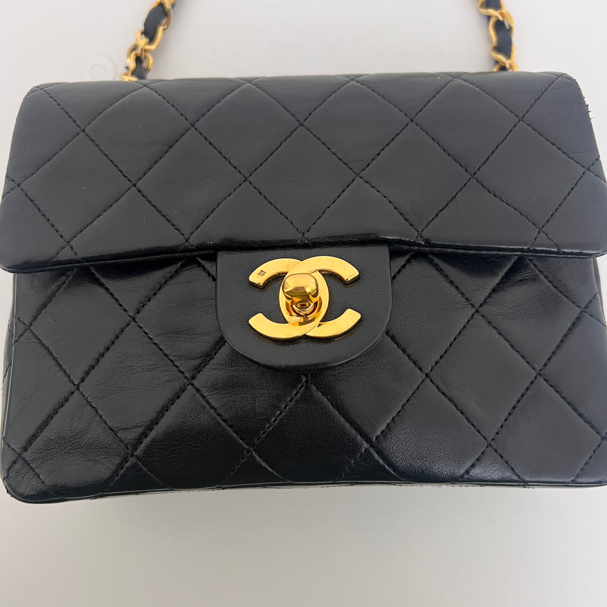 CHANEL Classic Mini shoulder bag in black lambskin, vintage 1989-1991
