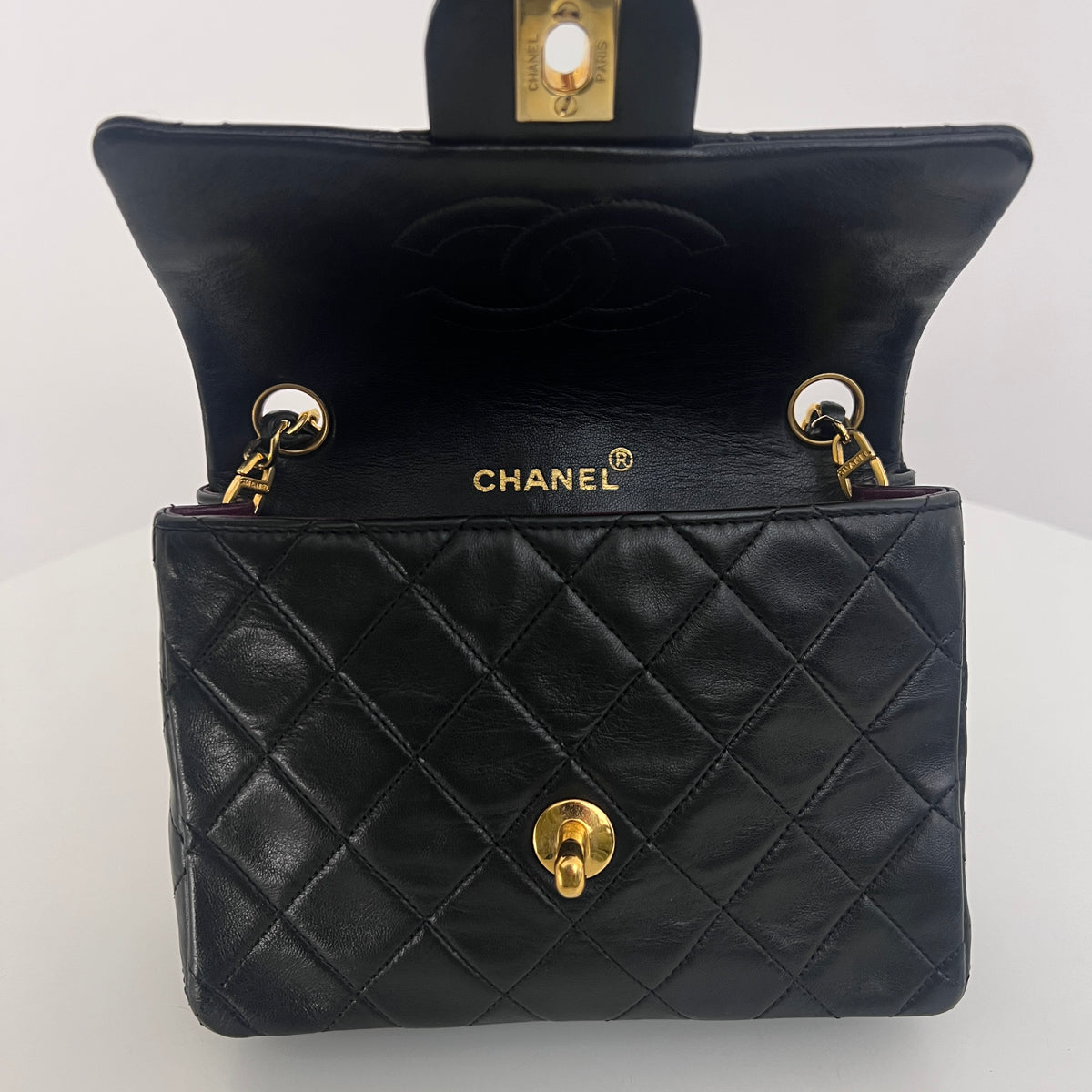 CHANEL Classic Mini shoulder bag in black lambskin, vintage 1989-1991