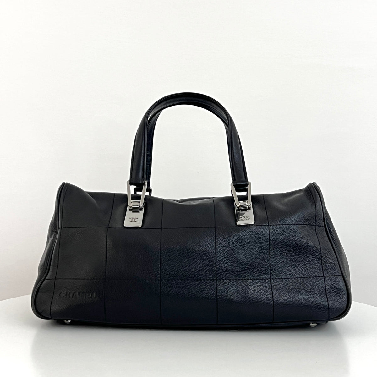 Sac CHANEL Boston Chocolate Bar cuir caviar noir vintage 2003-2004