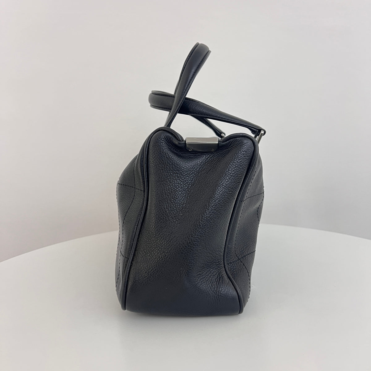 Sac CHANEL Boston Chocolate Bar cuir caviar noir vintage 2003-2004