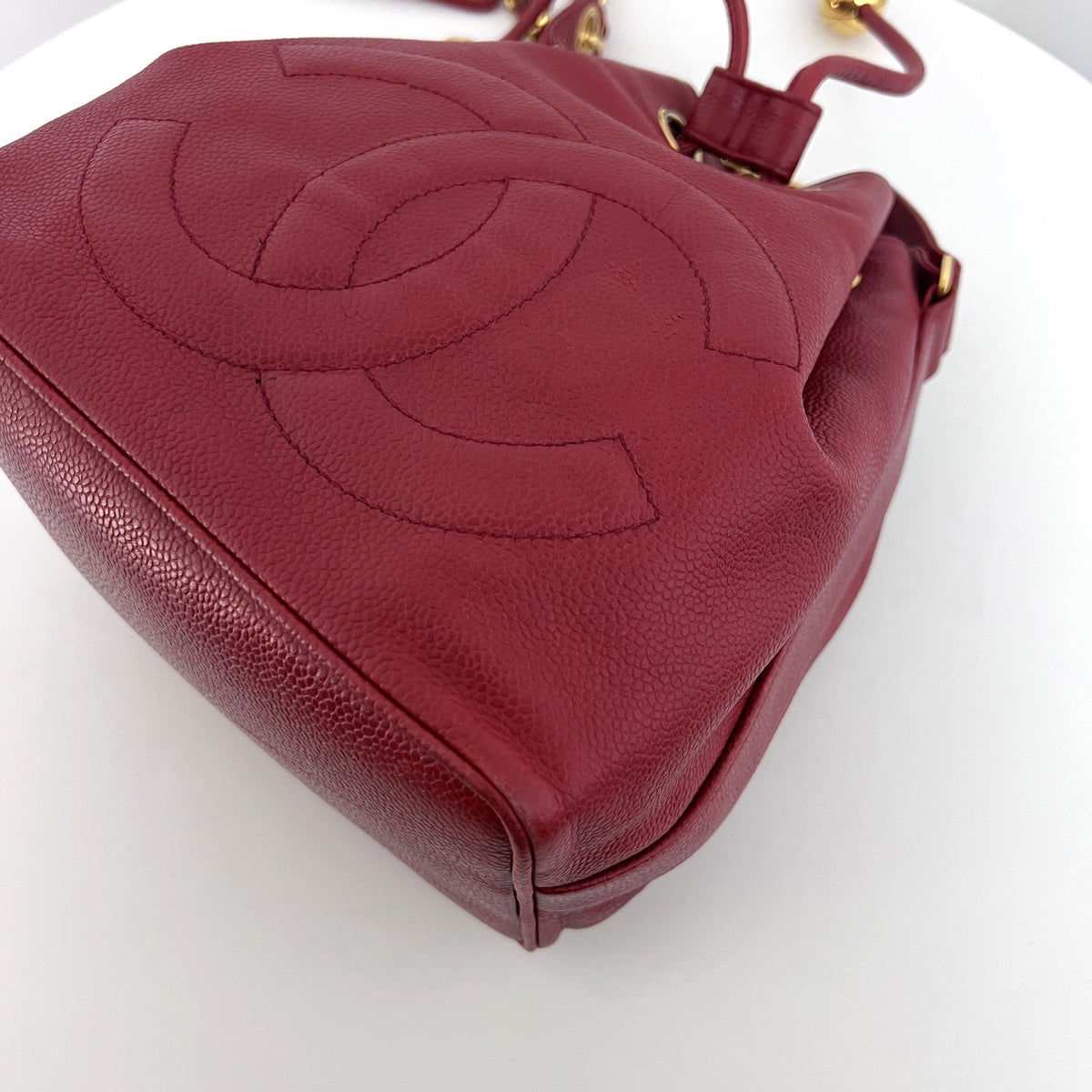 Sac à bandoulière CHANEL Seau cuir caviar rouge vintage Circa 1990