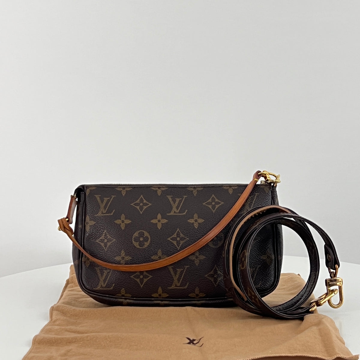 LOUIS VUITTON Pochette Accessoires crossbody bag in brown canvas and leather, vintage 2000