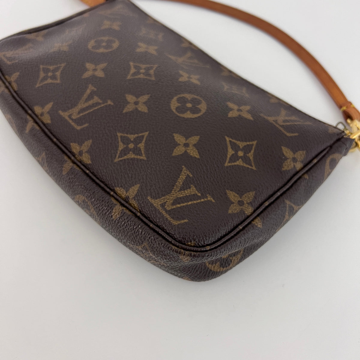 LOUIS VUITTON Pochette Accessoires crossbody bag in brown canvas and leather, vintage 2000