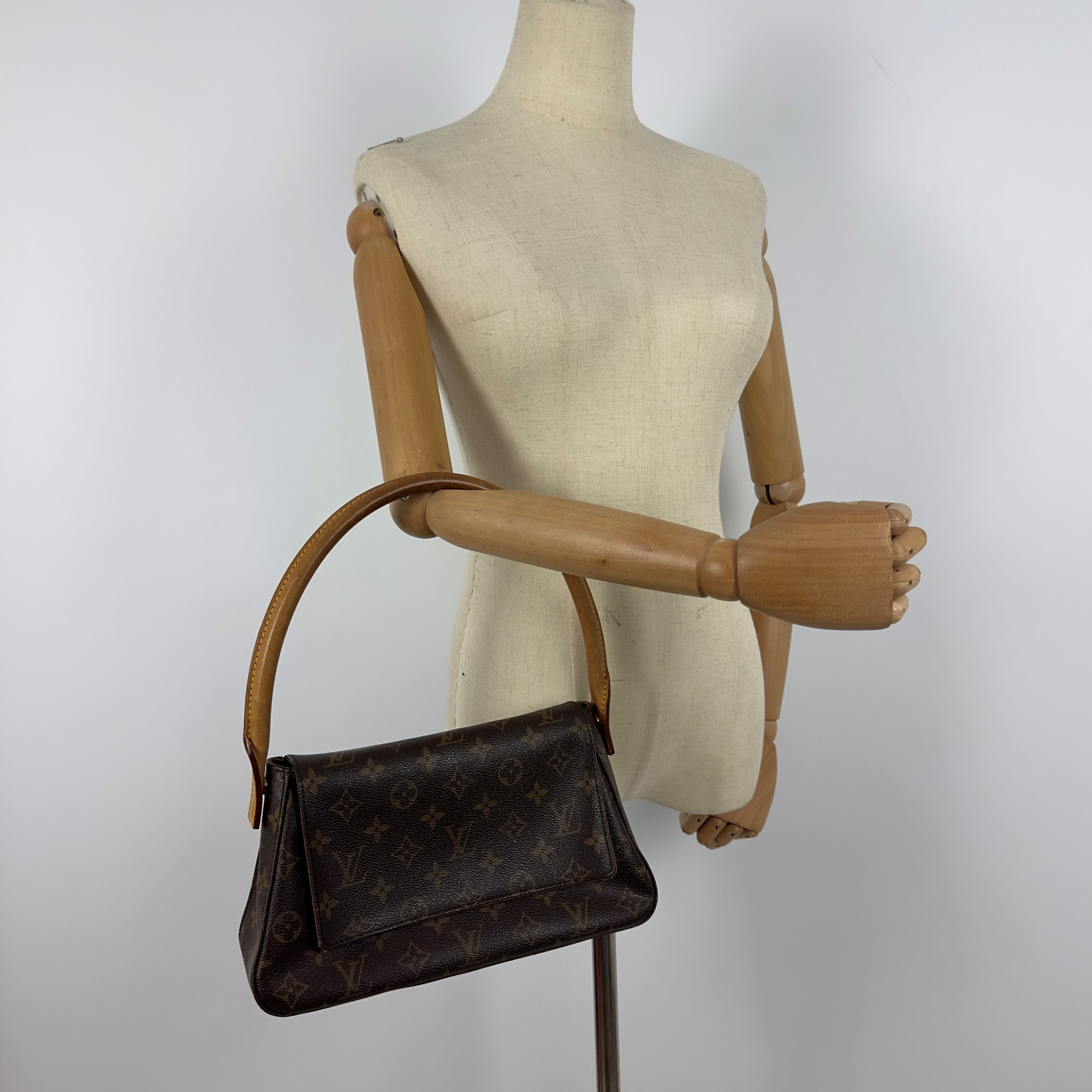 Sac à main LOUIS VUITTON Looping PM toile et cuir marron