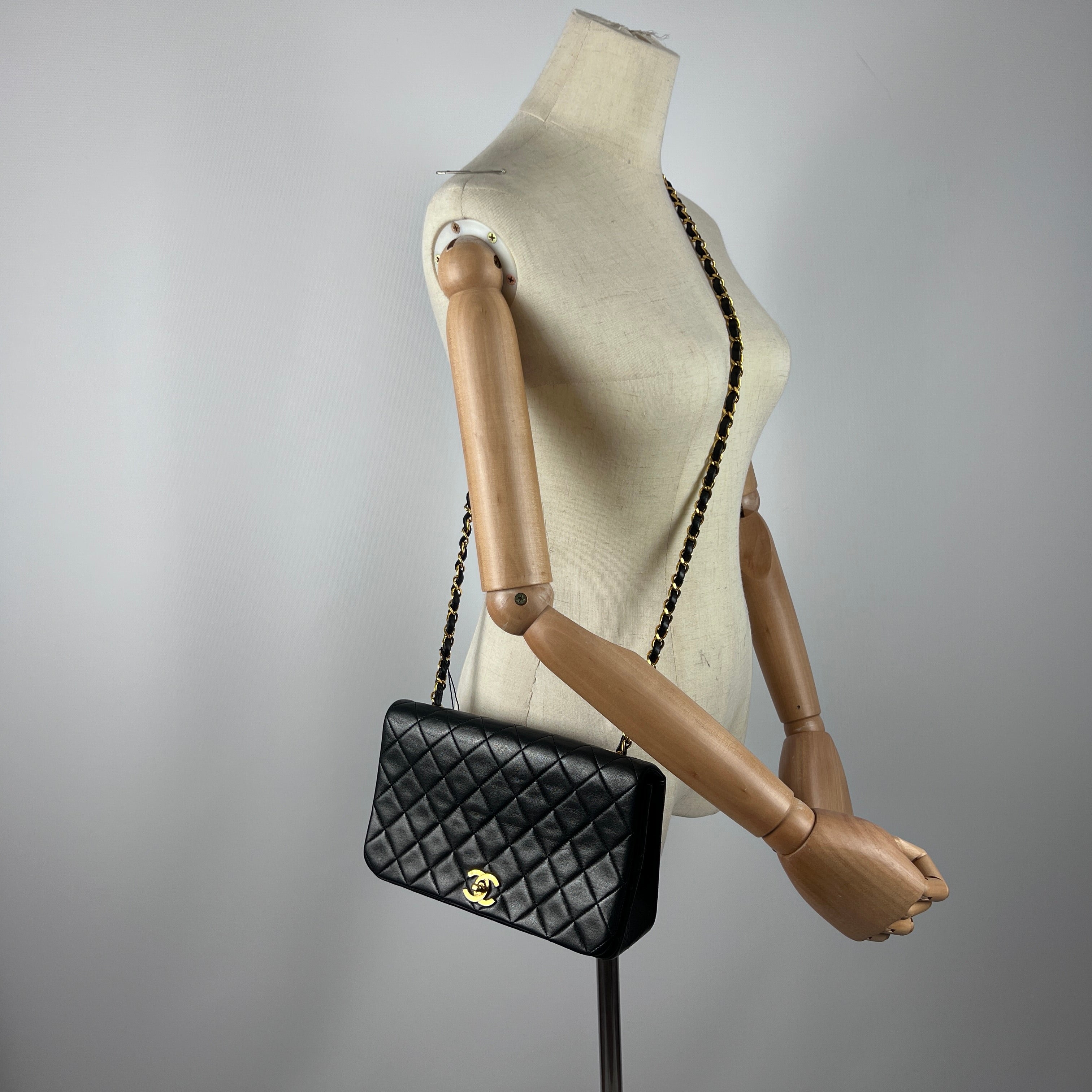 Sac à main CHANEL Timeless 23 cuir  noir