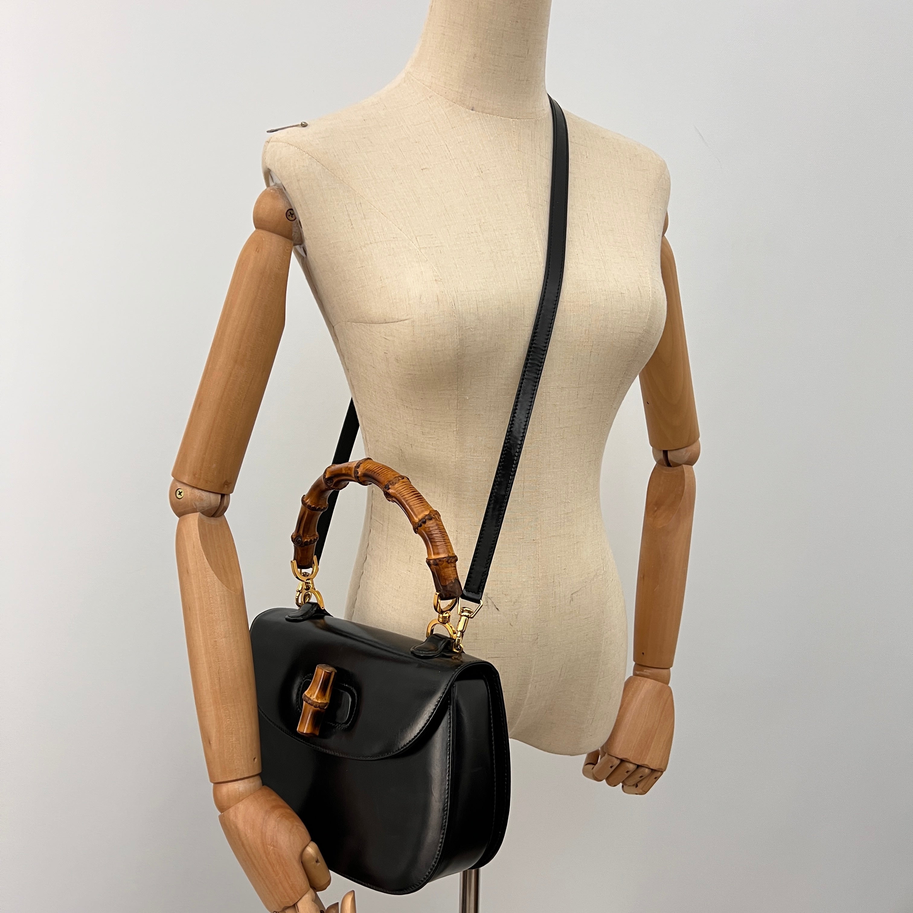 Sac à bandoulière GUCCI Bamboo 1947 cuir lisse noir