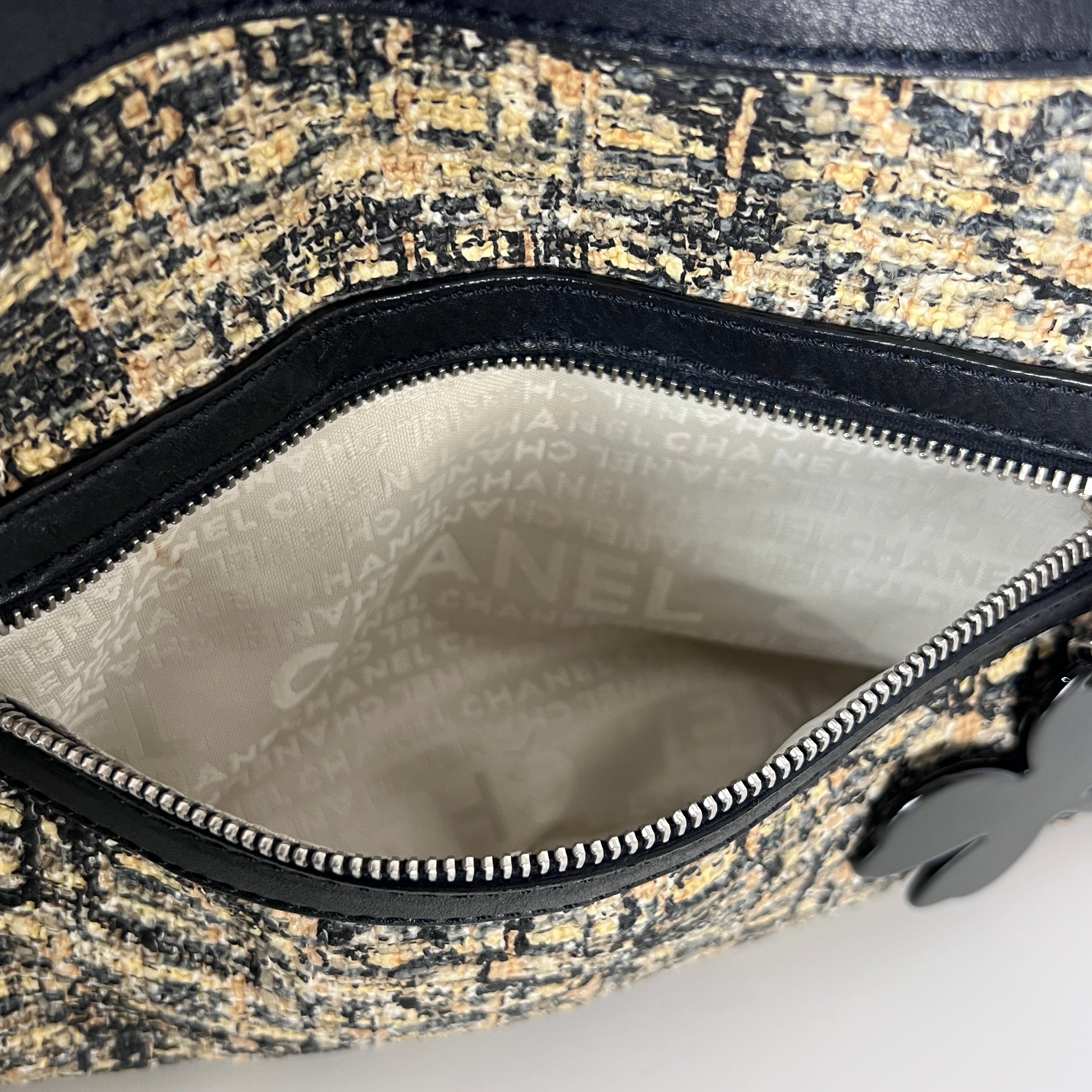 Sac à main CHANEL tweed noir