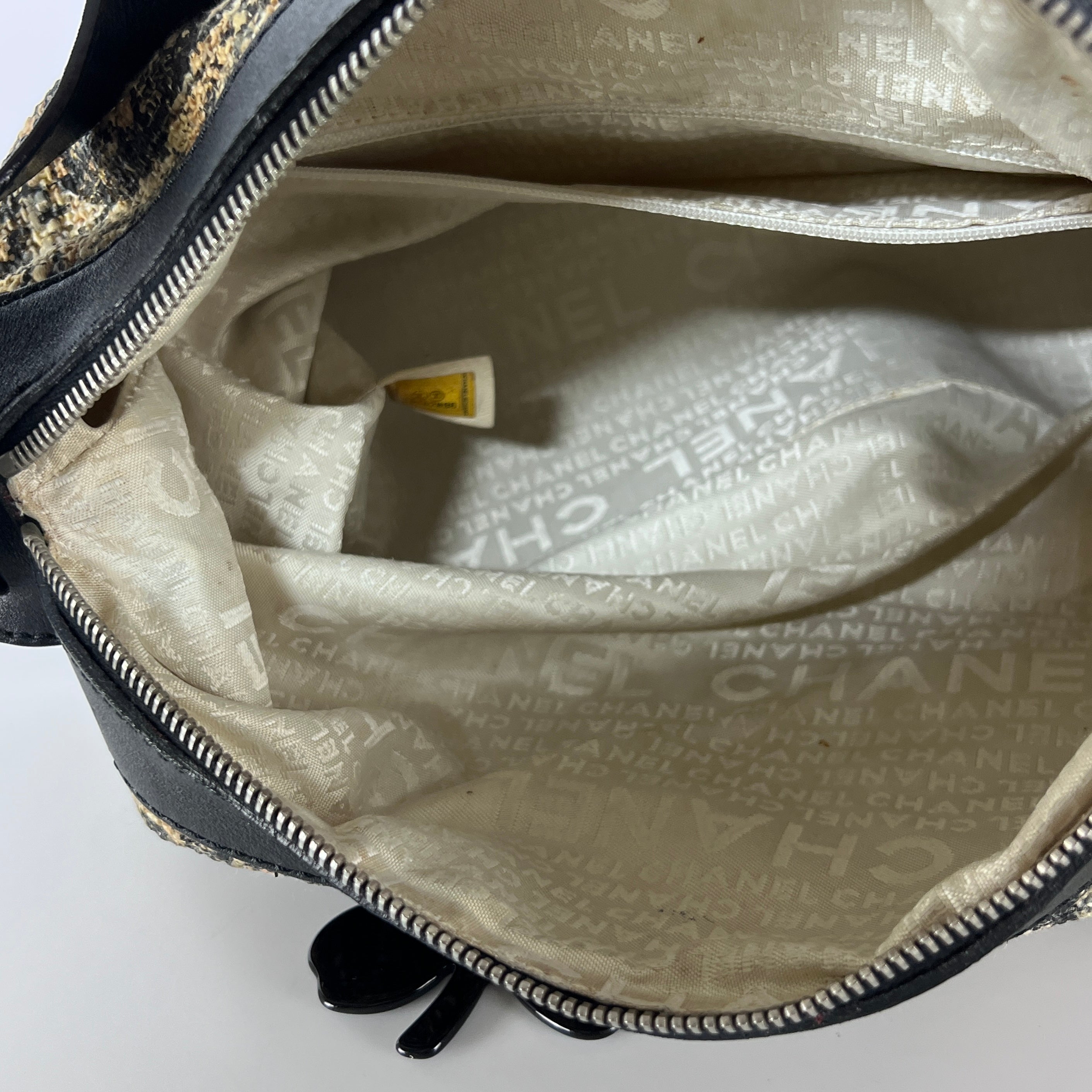 Sac à main CHANEL tweed noir