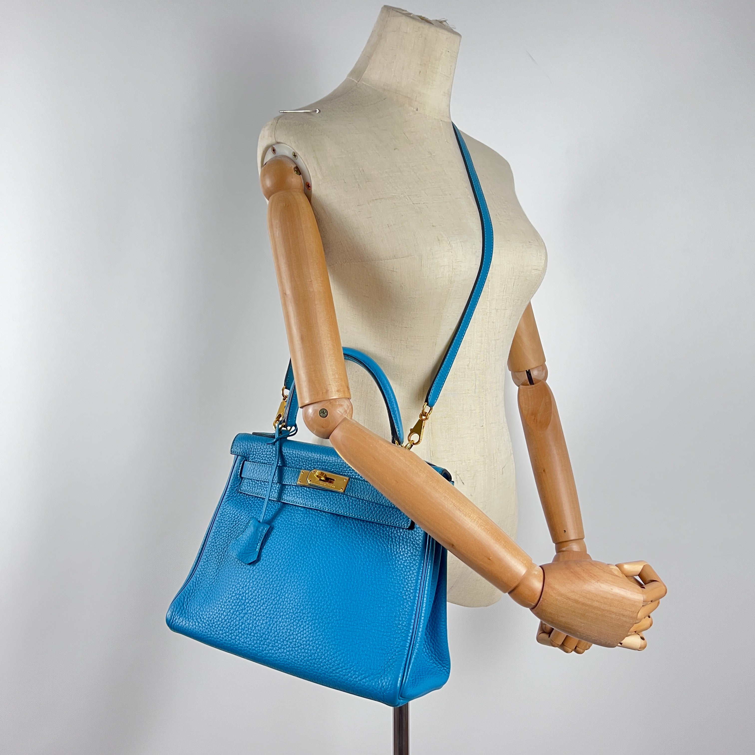 Sac à main HERMÈS Kelly 28 cuir bleu