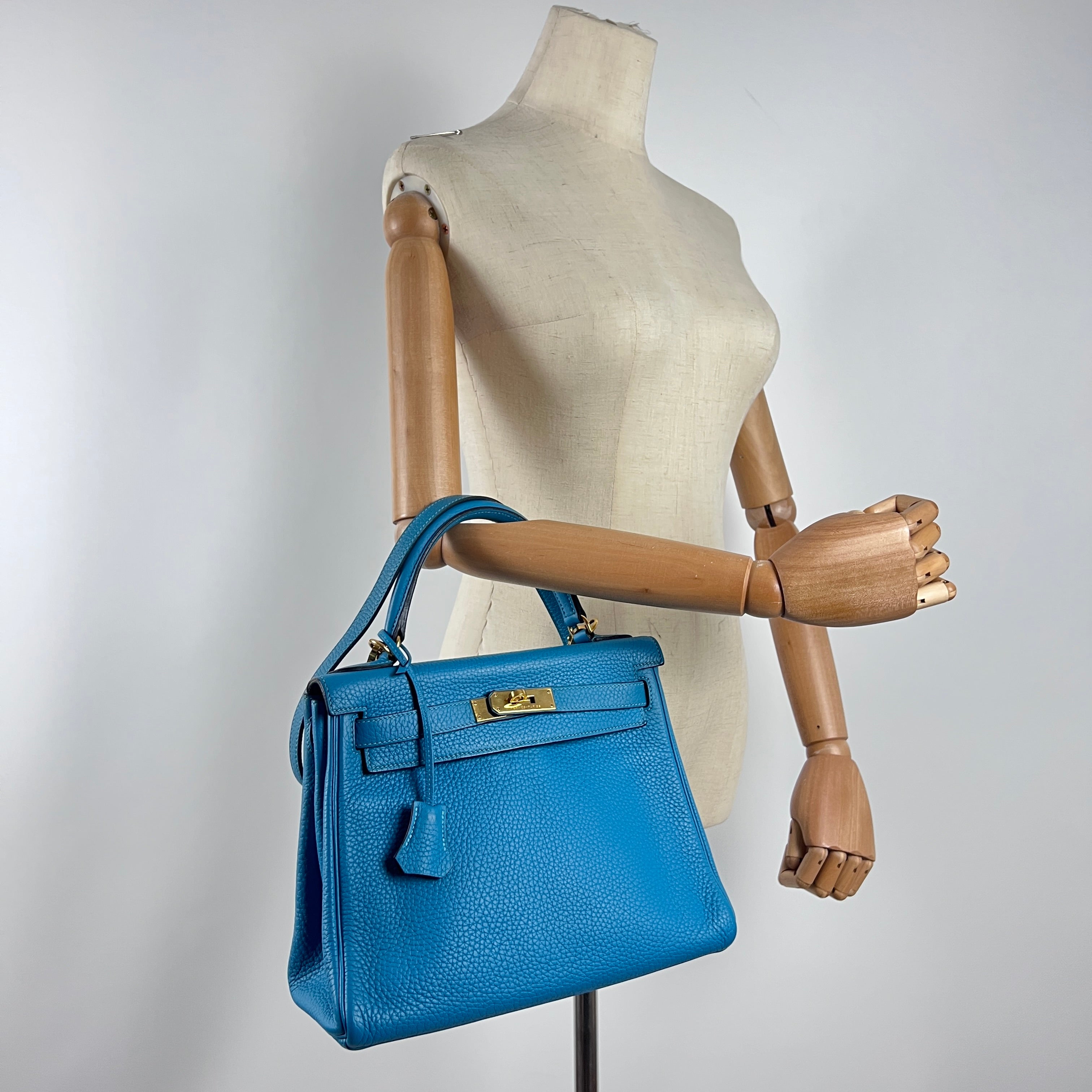 HERMÈS Kelly 28 blue leather handbag