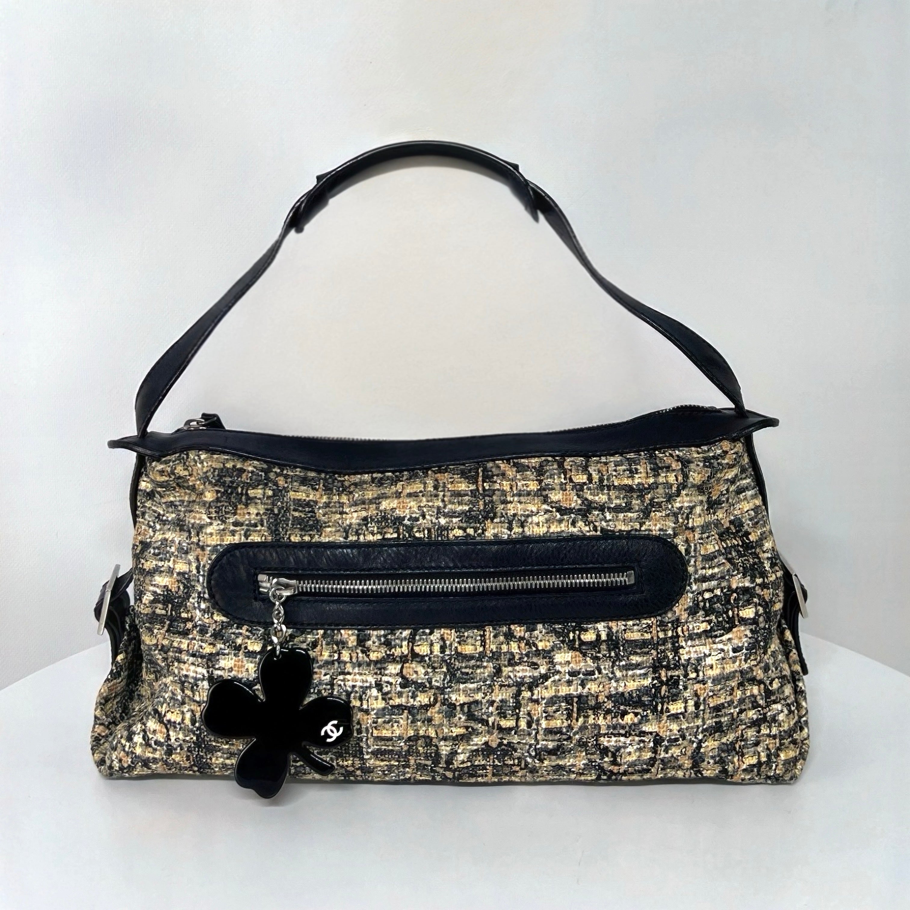 Sac à main CHANEL tweed noir