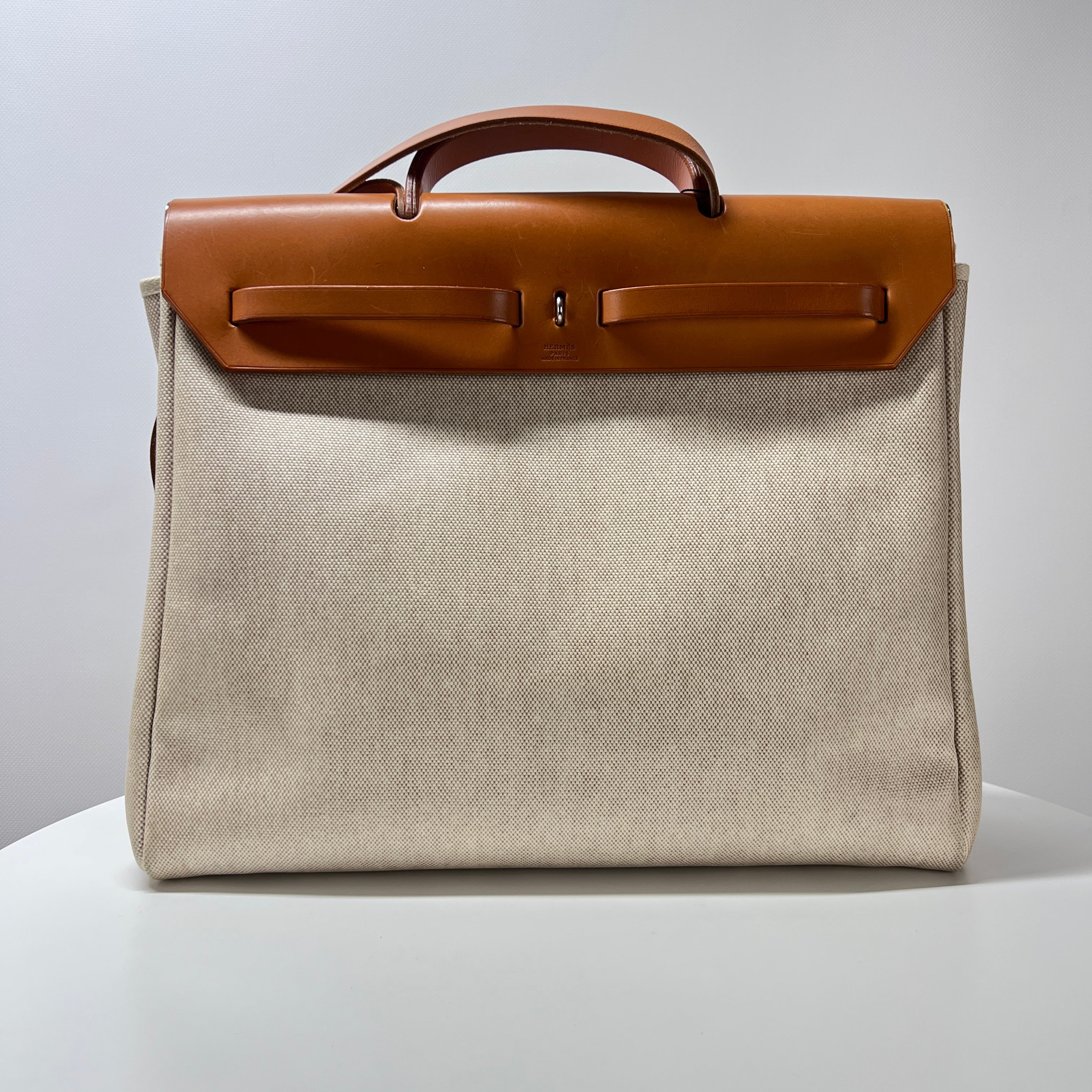 Sac à main HERMES Herbag toile et cuir beige