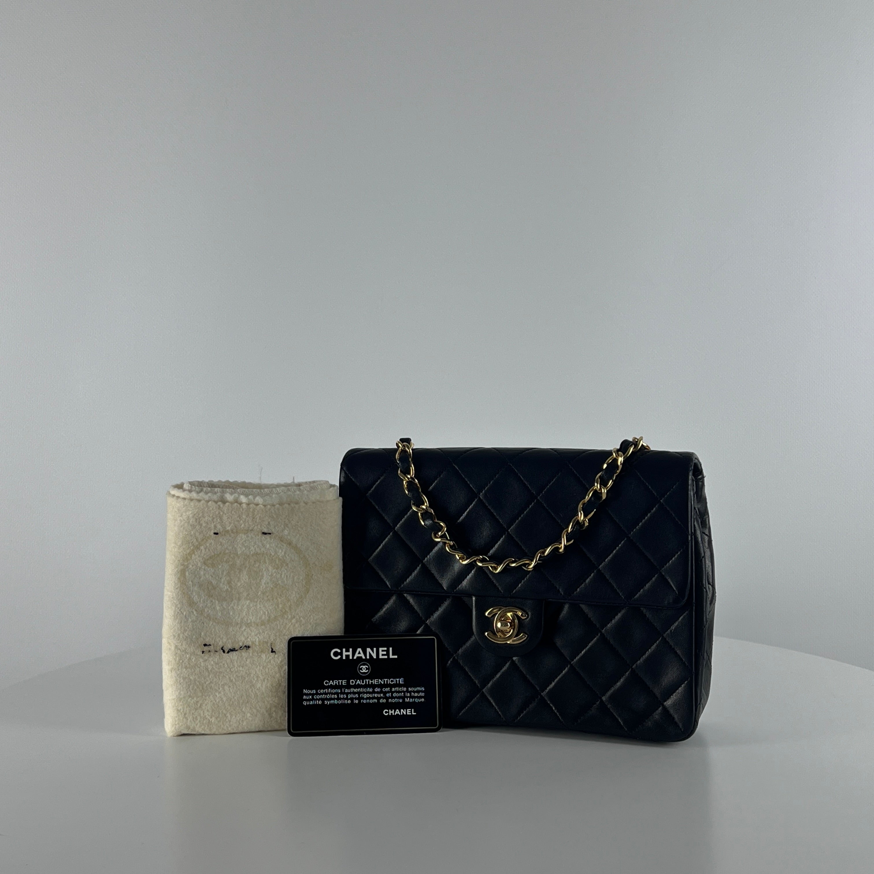 Sac à main CHANEL Timeless Mini 20 cuir  noir