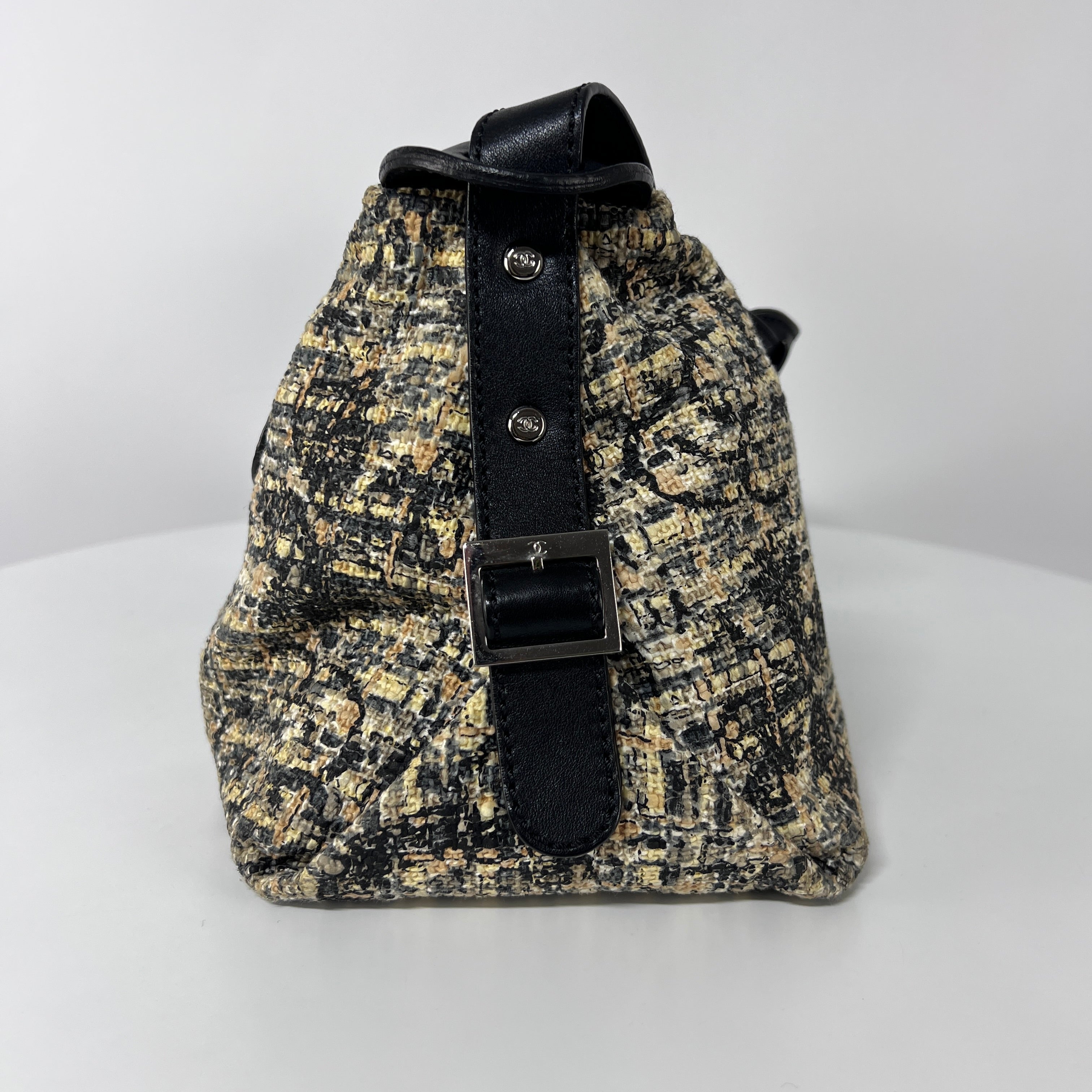 Sac à main CHANEL tweed noir