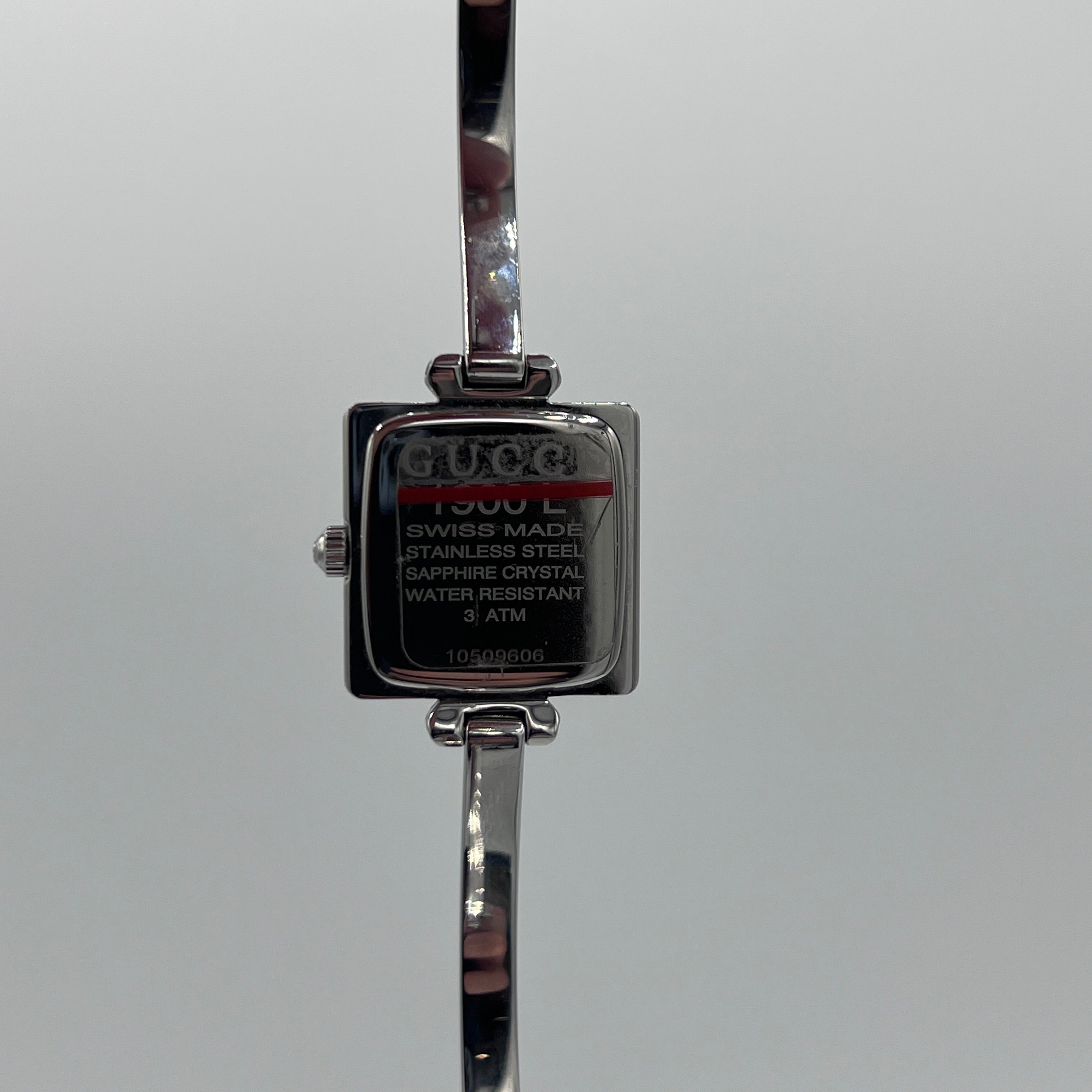 Montre GUCCI 1900 L acier Argenté