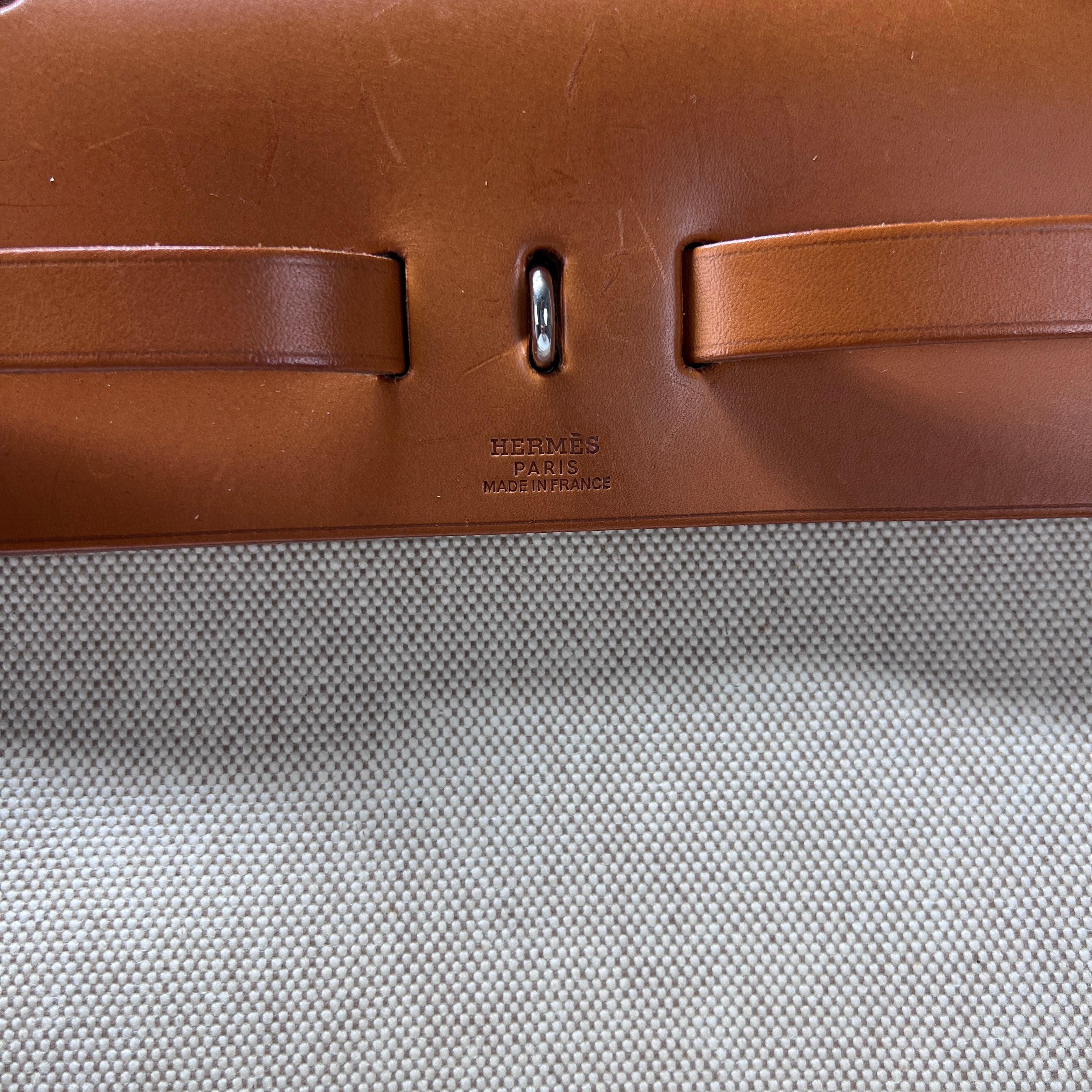 Sac à main HERMES Herbag toile et cuir beige