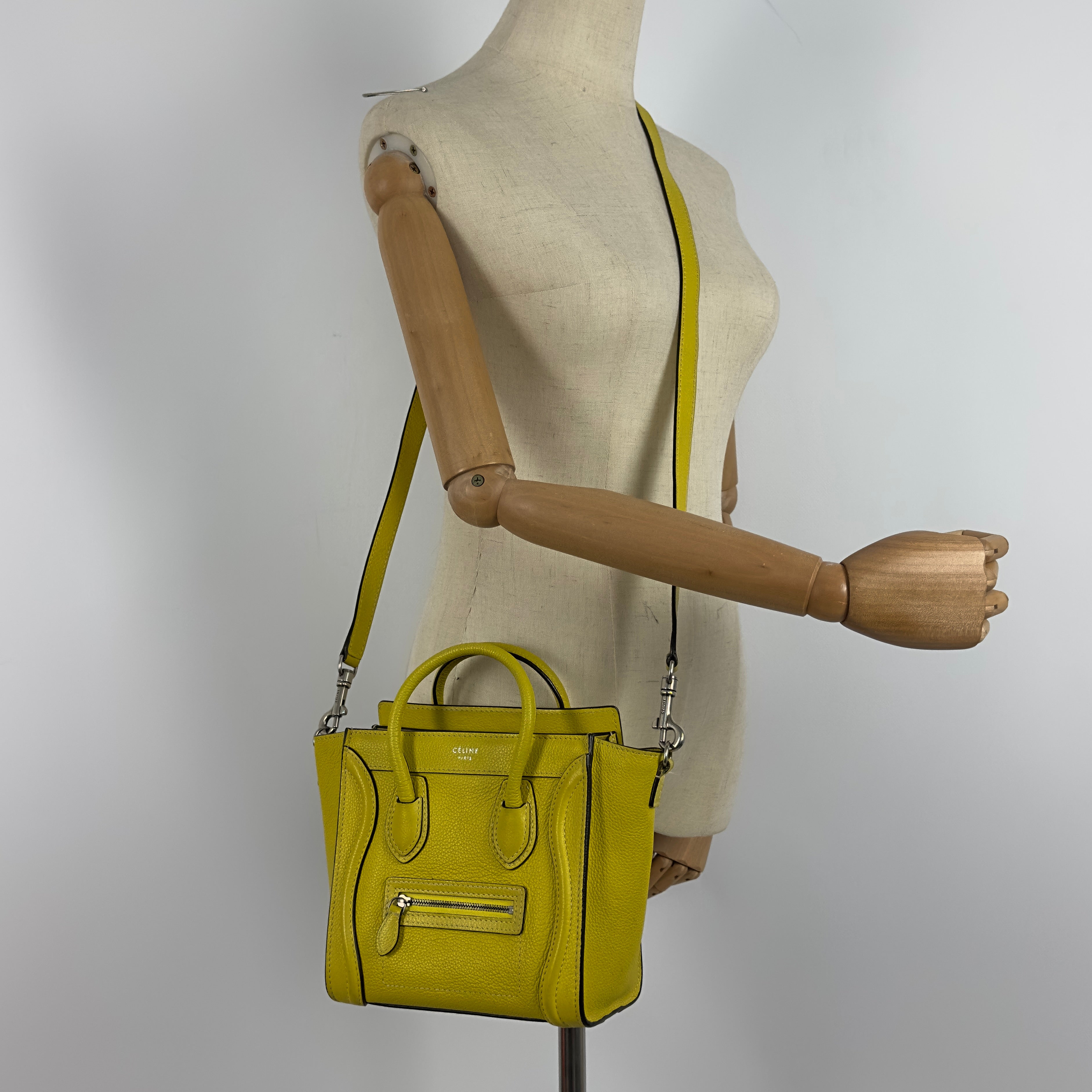 Sac à main CELINE Nano Luggage cuir jaune