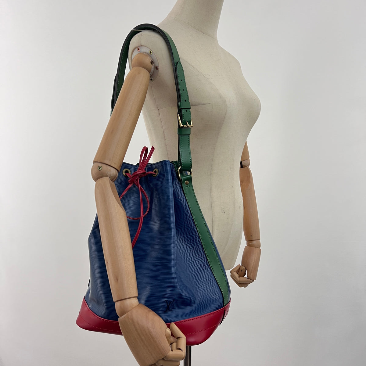 Sac LOUIS VUITTON Noé Grand cuir épi tricolore vintage 1992