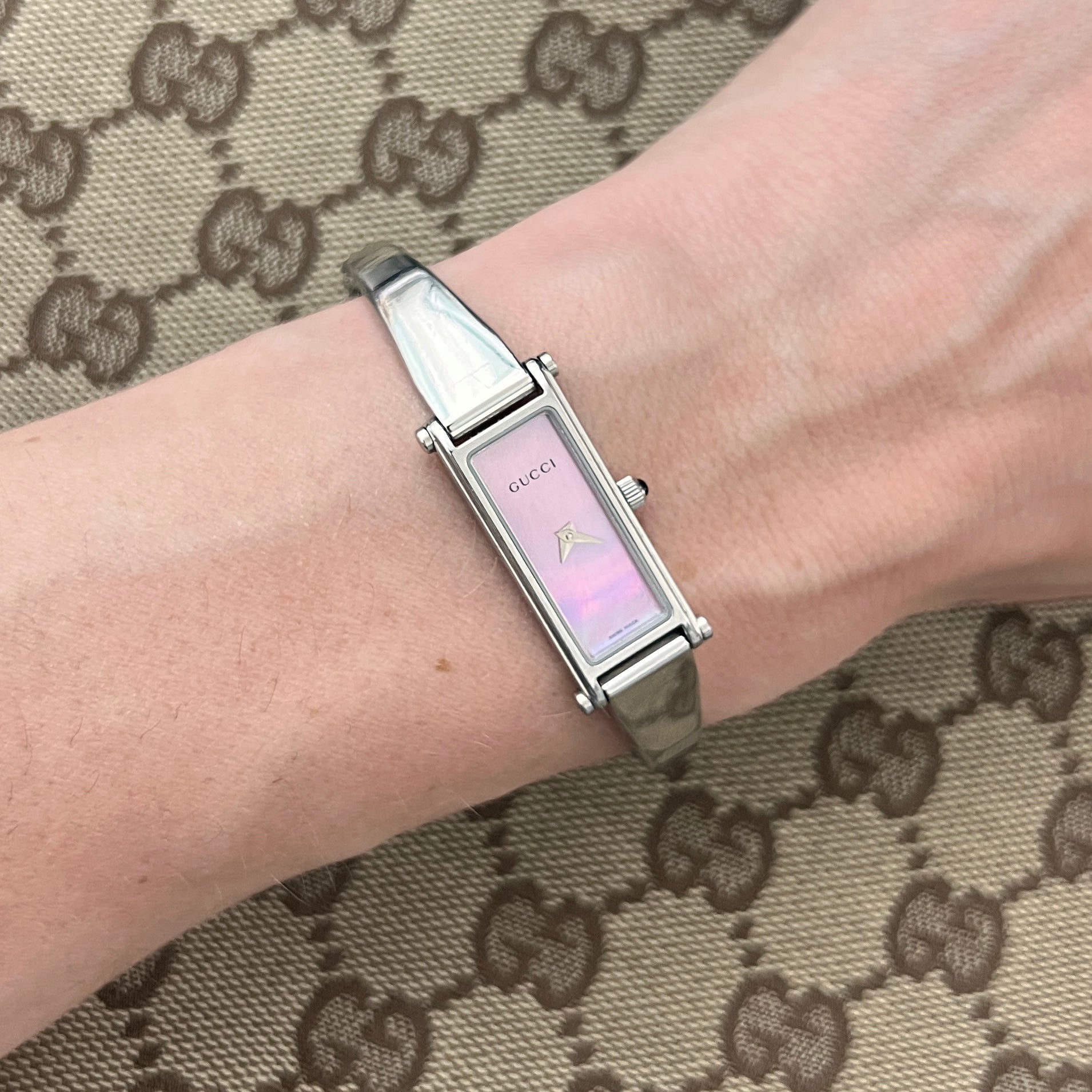 GUCCI 1500 L Silver Steel Watch