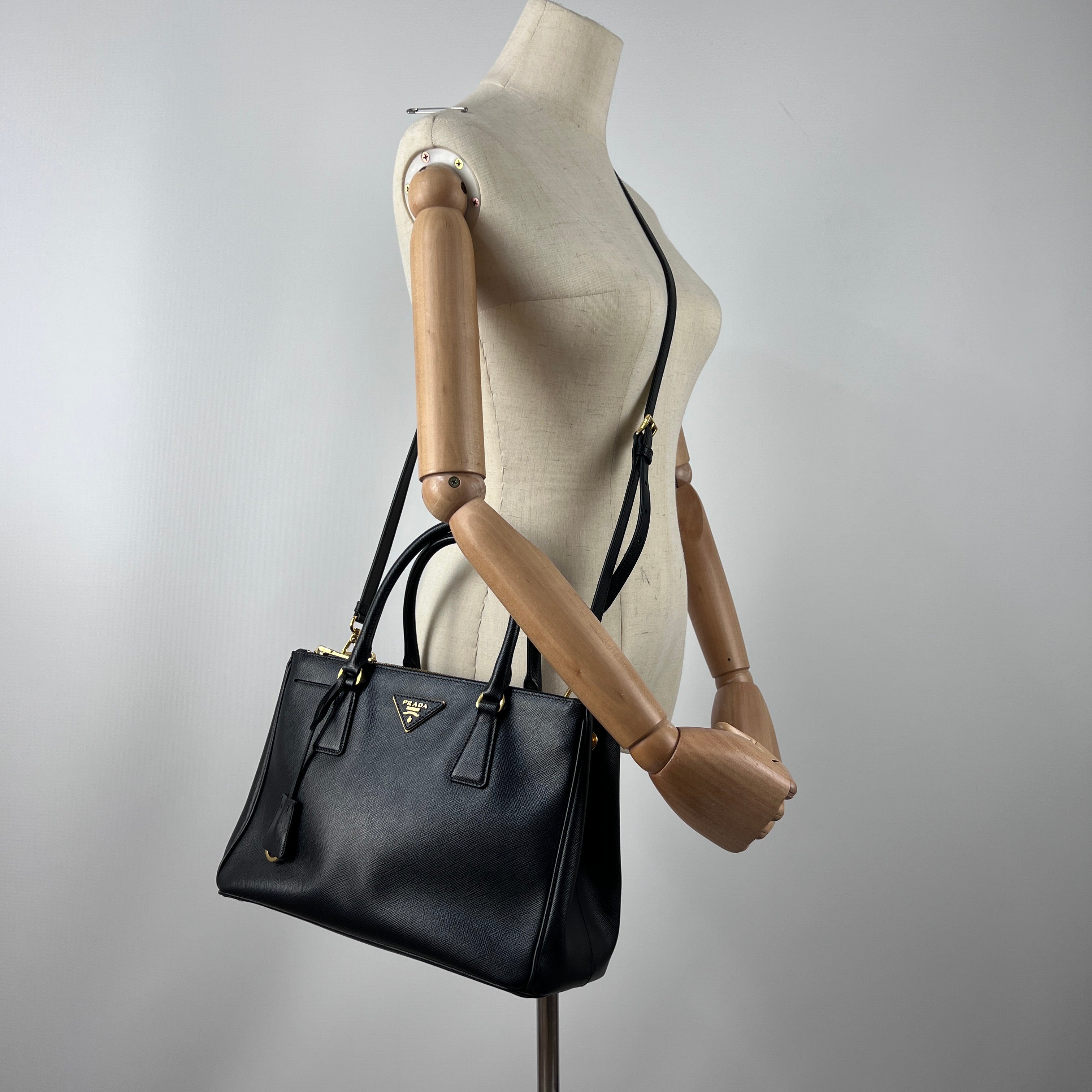 Sac à main PRADA Galleria cuir noir