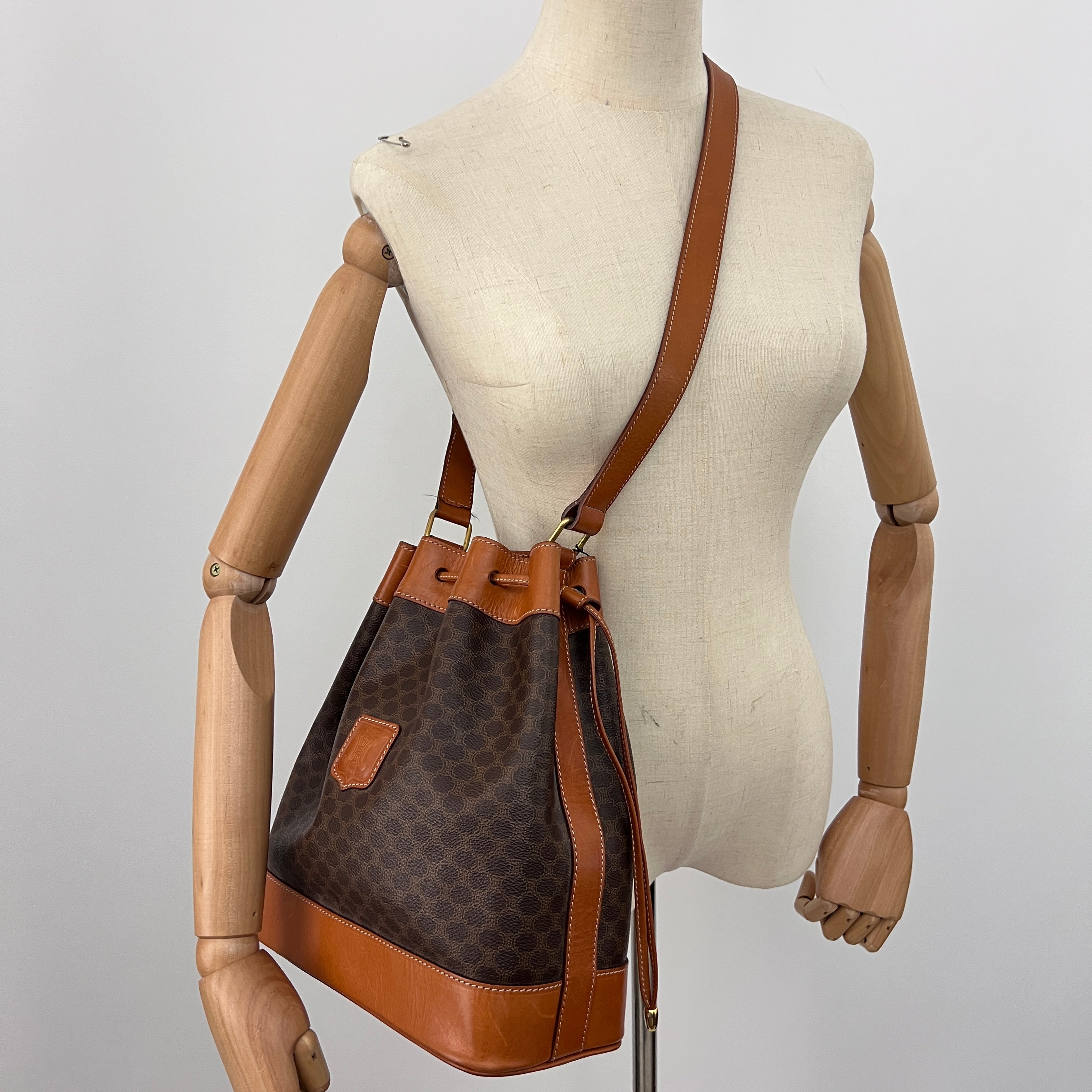Sac à bandoulière CELINE Seau toile et cuir marron