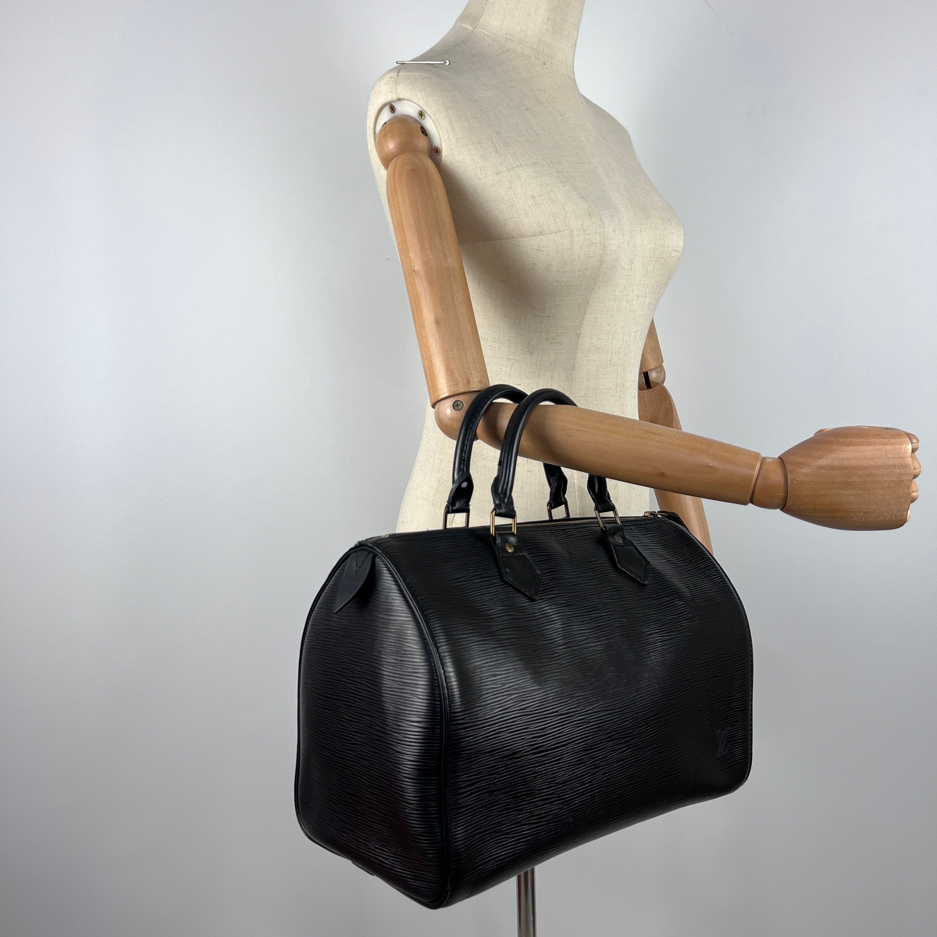 Sac à main LOUIS VUITTON Speedy 30 cuir noir