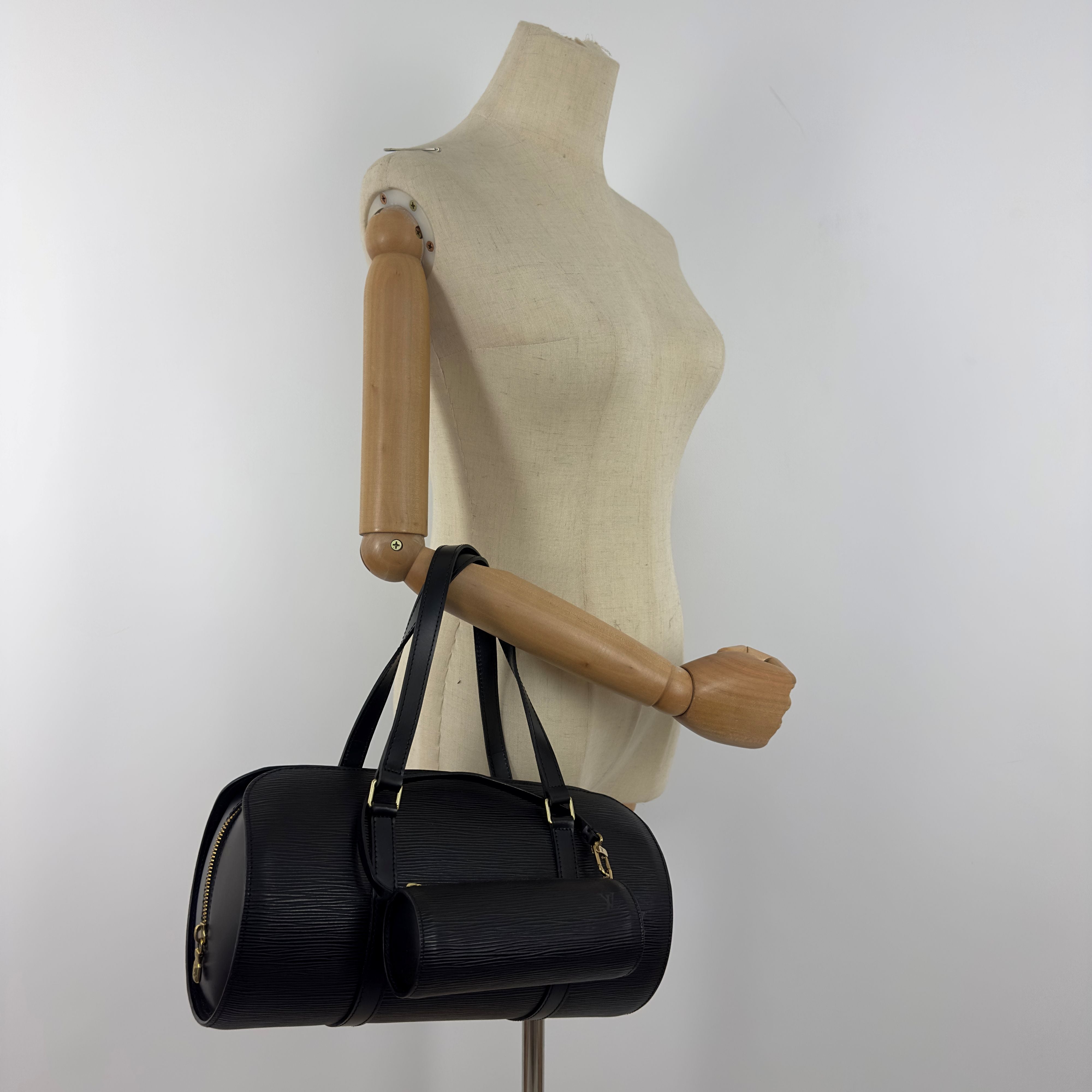 Sac à main LOUIS VUITTON Soufflot cuir épi noir