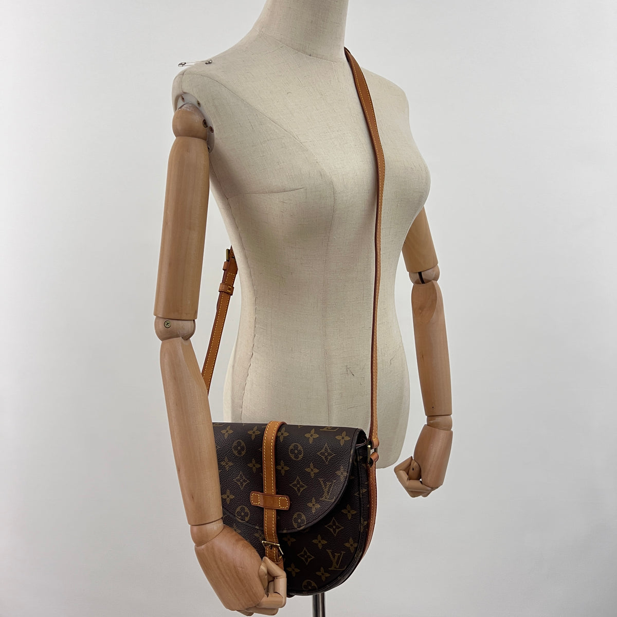 Sac à bandoulière LOUIS VUITTON Chantilly MM toile et cuir marron vintage 1994