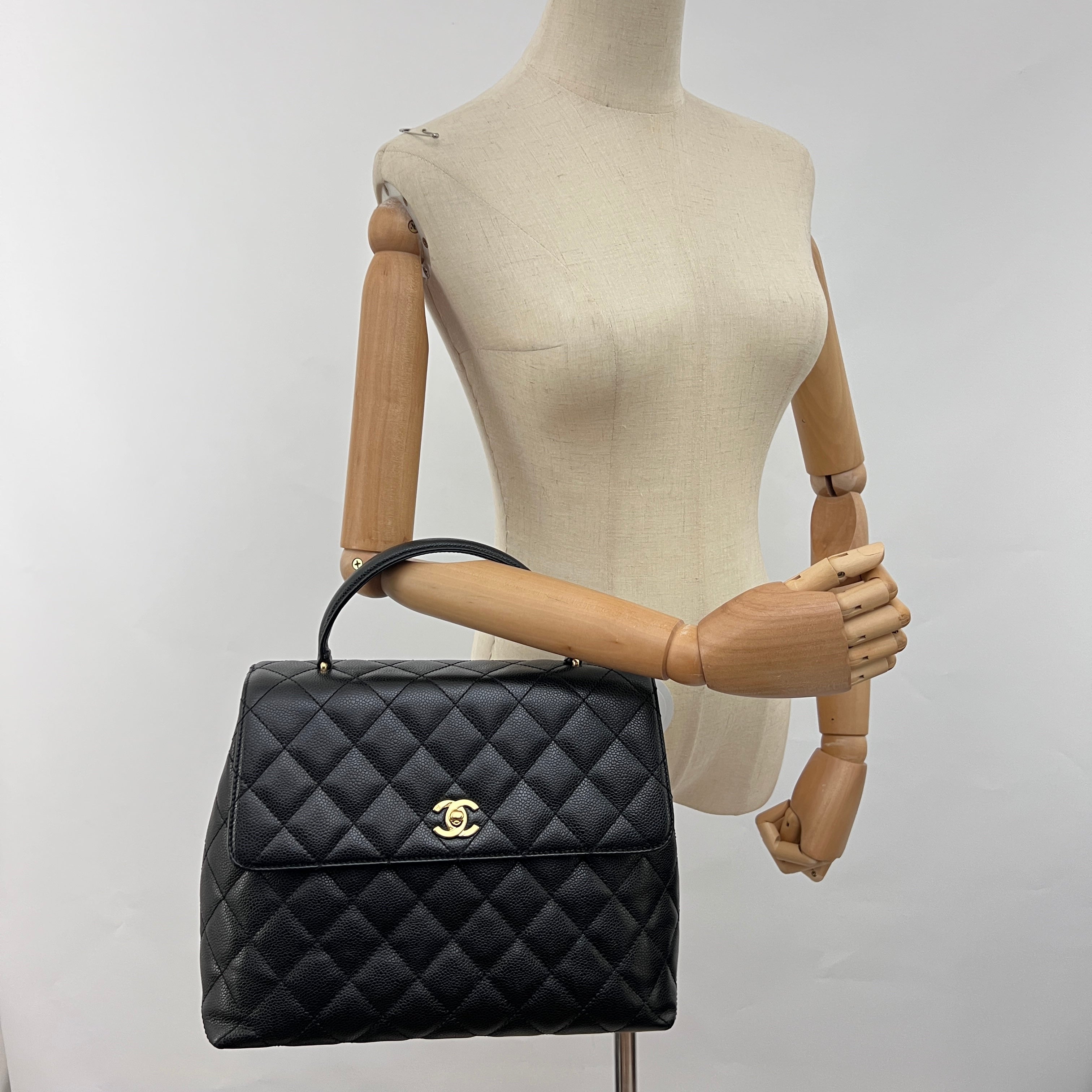 Sac CHANEL Top Handle cuir caviar noir vintage 2003-2004