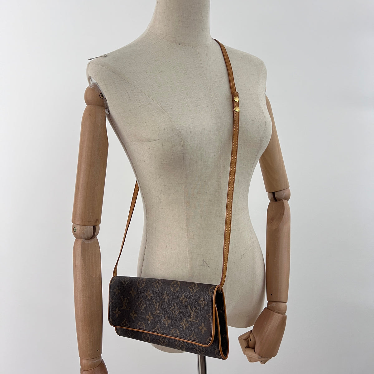 LOUIS VUITTON Twin GM Shoulder Bag in brown canvas and leather vintage 2000