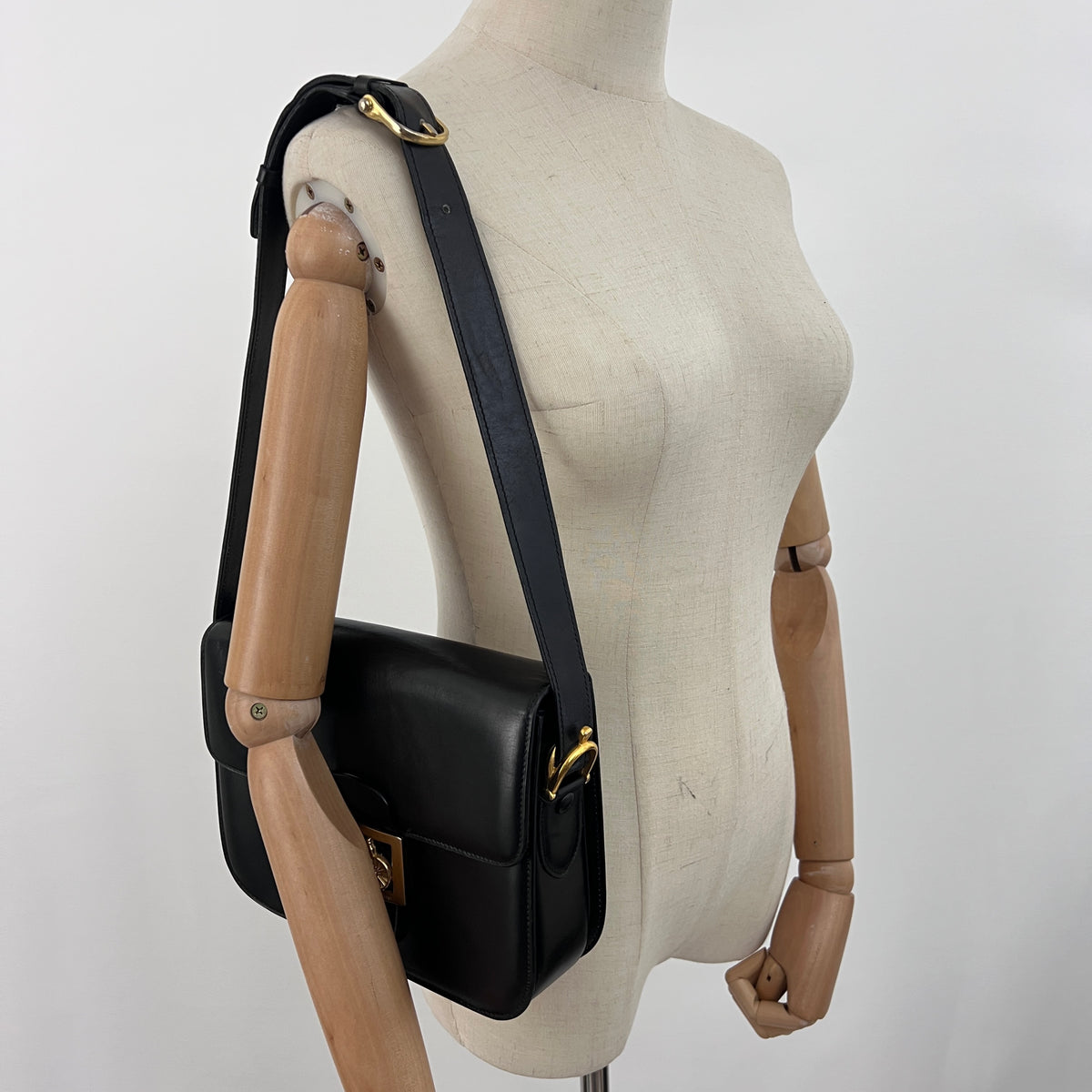 Sac CELINE Triomphe cuir lisse noir